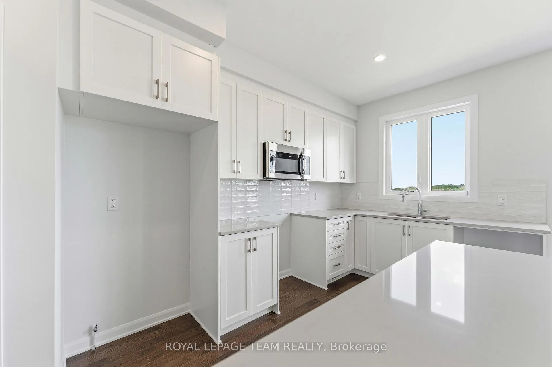 Photo 10 of 764 Fairline Row, Ottawa, Kanata - Emerald Meadows/Trailwest — HOMEH