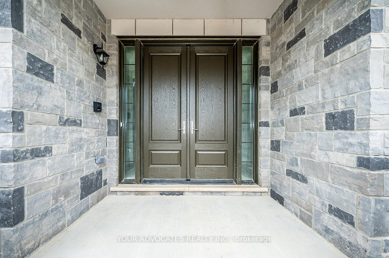 Photo 2 of 137 Timber Creek Boulevard, Vaughan, Kleinburg — HOMEH