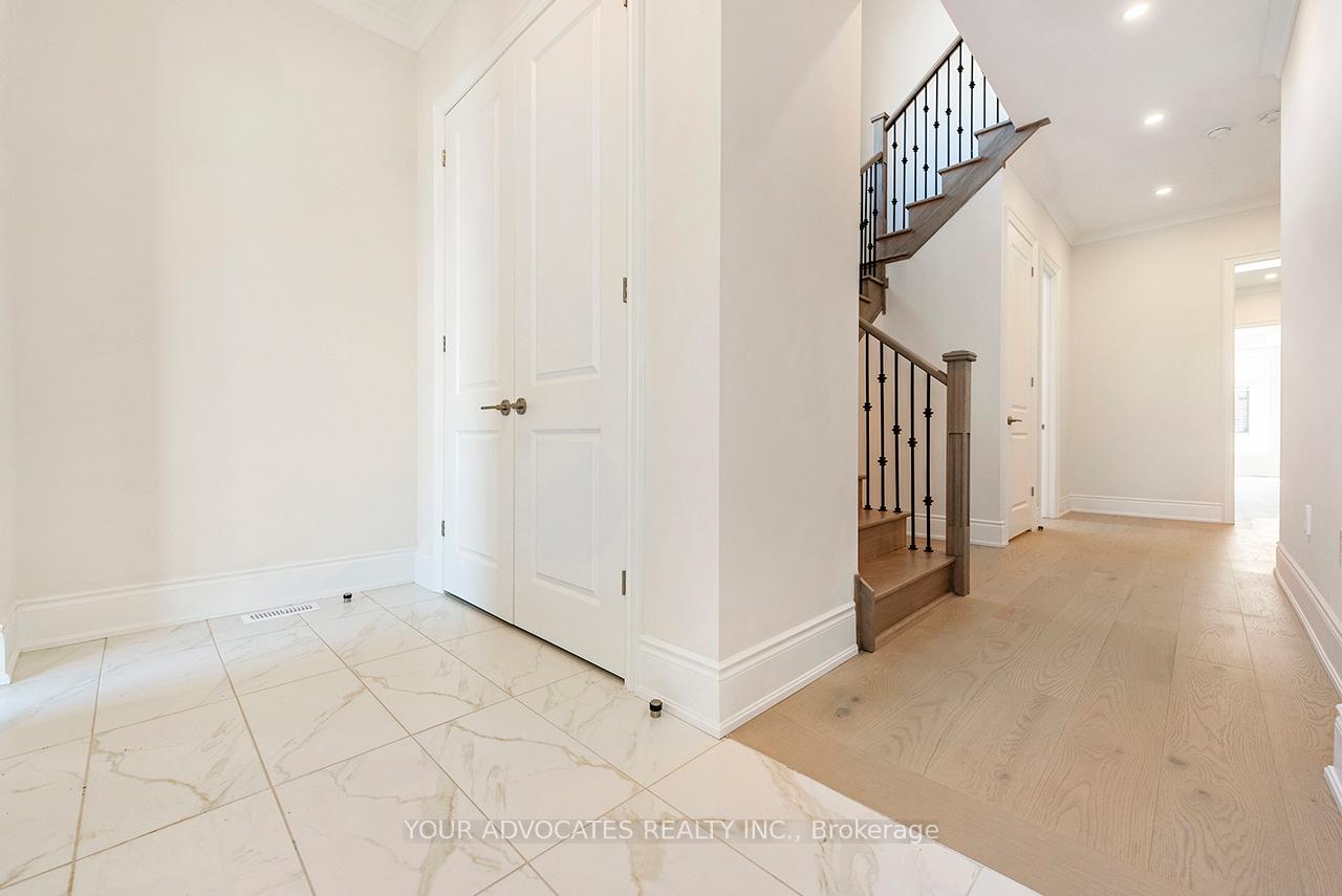 Photo 4 of 125 Timber Creek Boulevard, Vaughan, Kleinburg — HOMEH