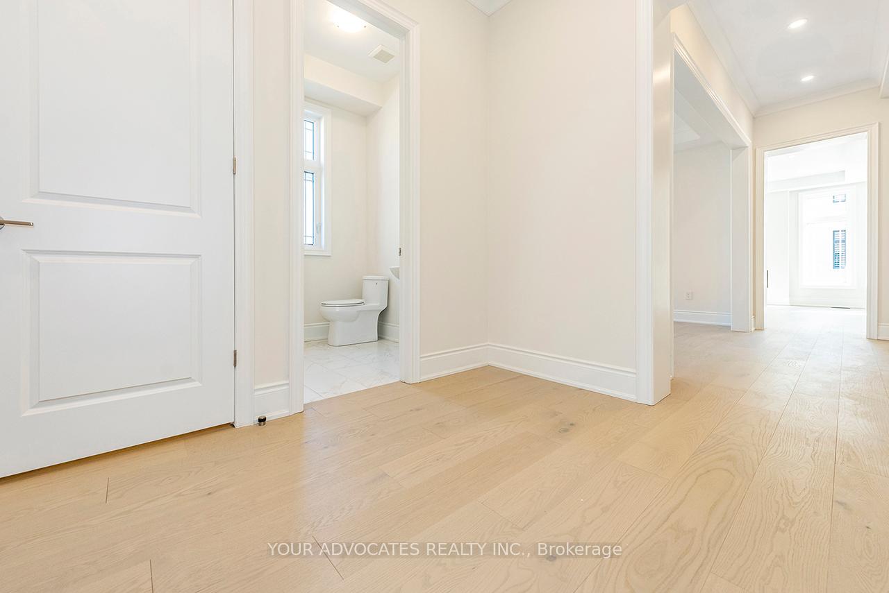 Photo 5 of 125 Timber Creek Boulevard, Vaughan, Kleinburg — HOMEH