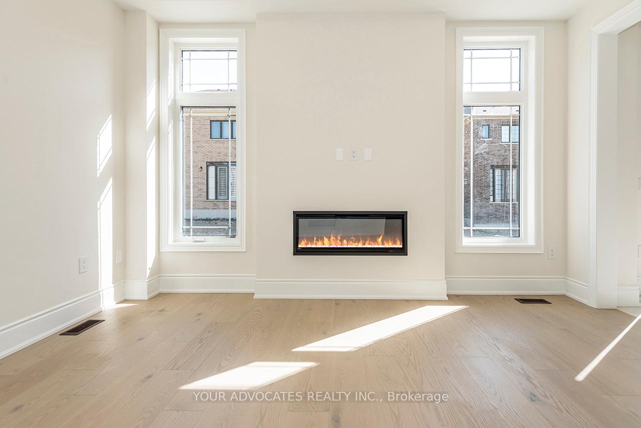 Photo 10 of 125 Timber Creek Boulevard, Vaughan, Kleinburg — HOMEH