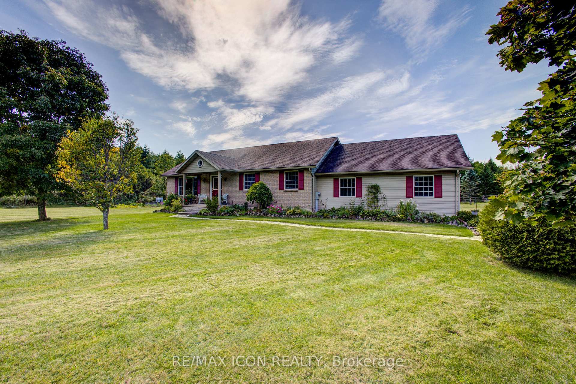 Photo 5 of 394358 Concession 2 Road, West Grey — HOMEH