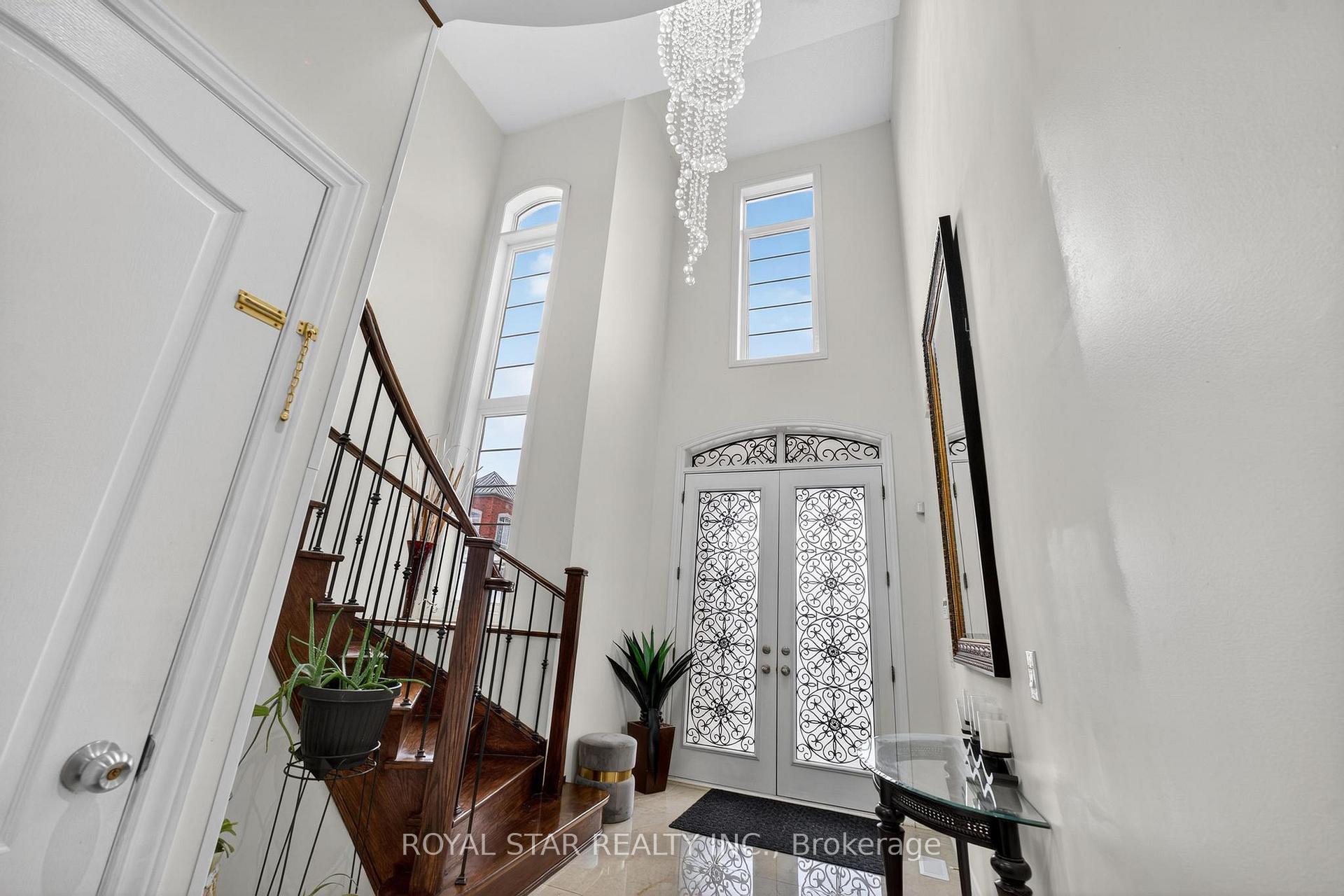 Photo 9 of 61 Aldersgate Drive, Brampton, Northwest Brampton — HOMEH