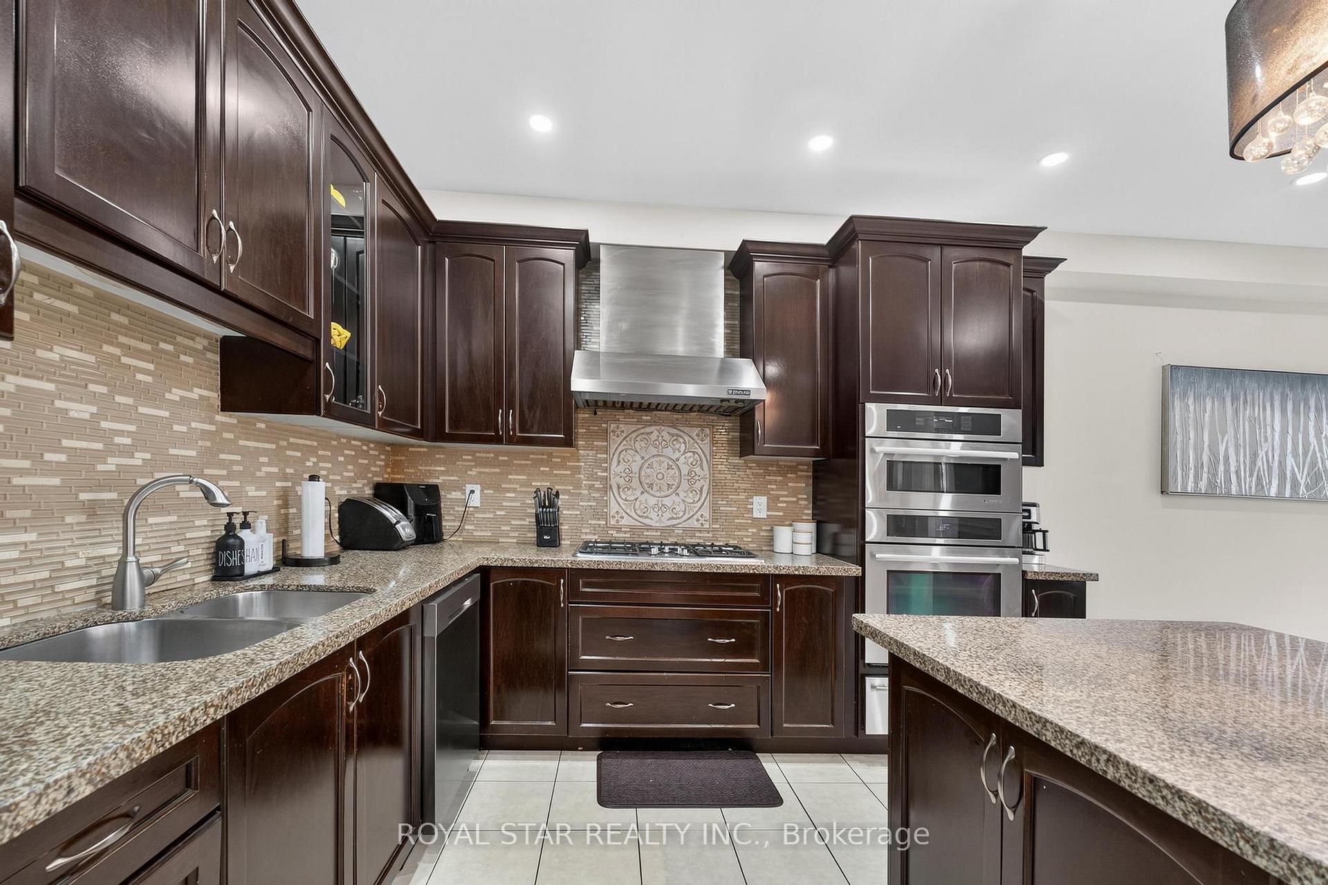 Photo 17 of 61 Aldersgate Drive, Brampton, Northwest Brampton — HOMEH