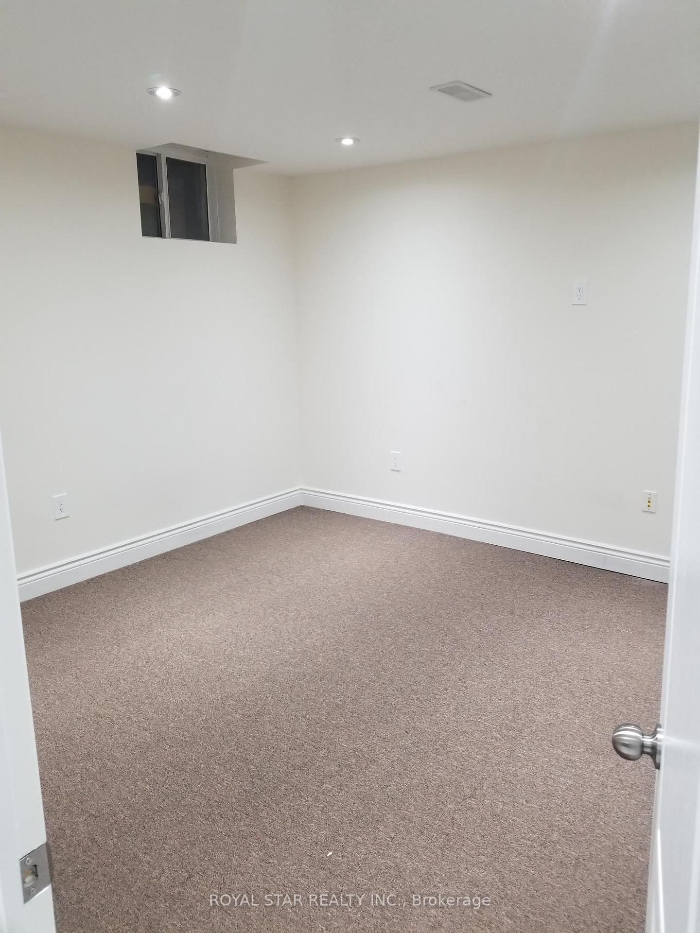 Photo 33 of 61 Aldersgate Drive, Brampton, Northwest Brampton — HOMEH