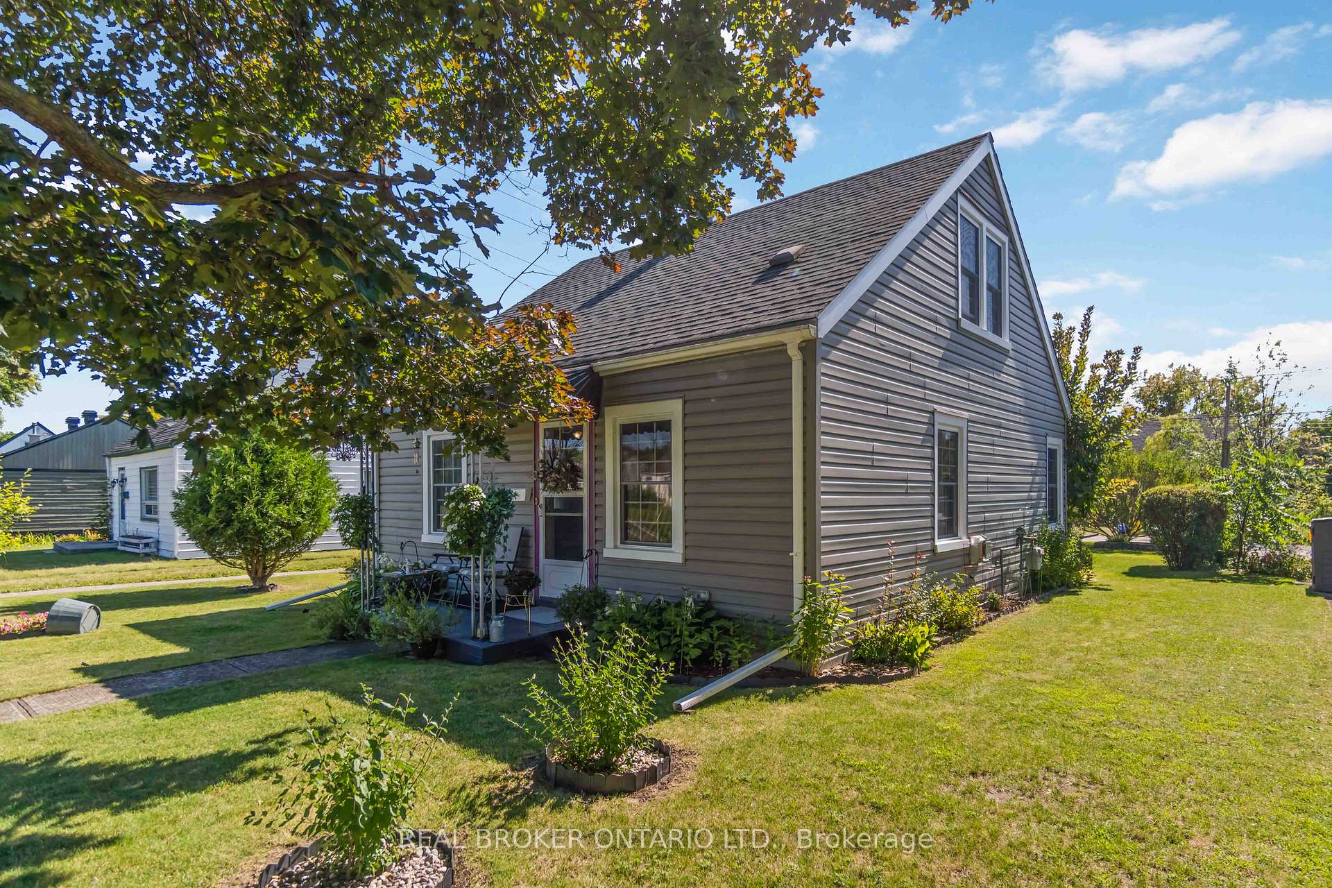 Photo 5 of 20 Roosevelt Drive, Smiths Falls — HOMEH
