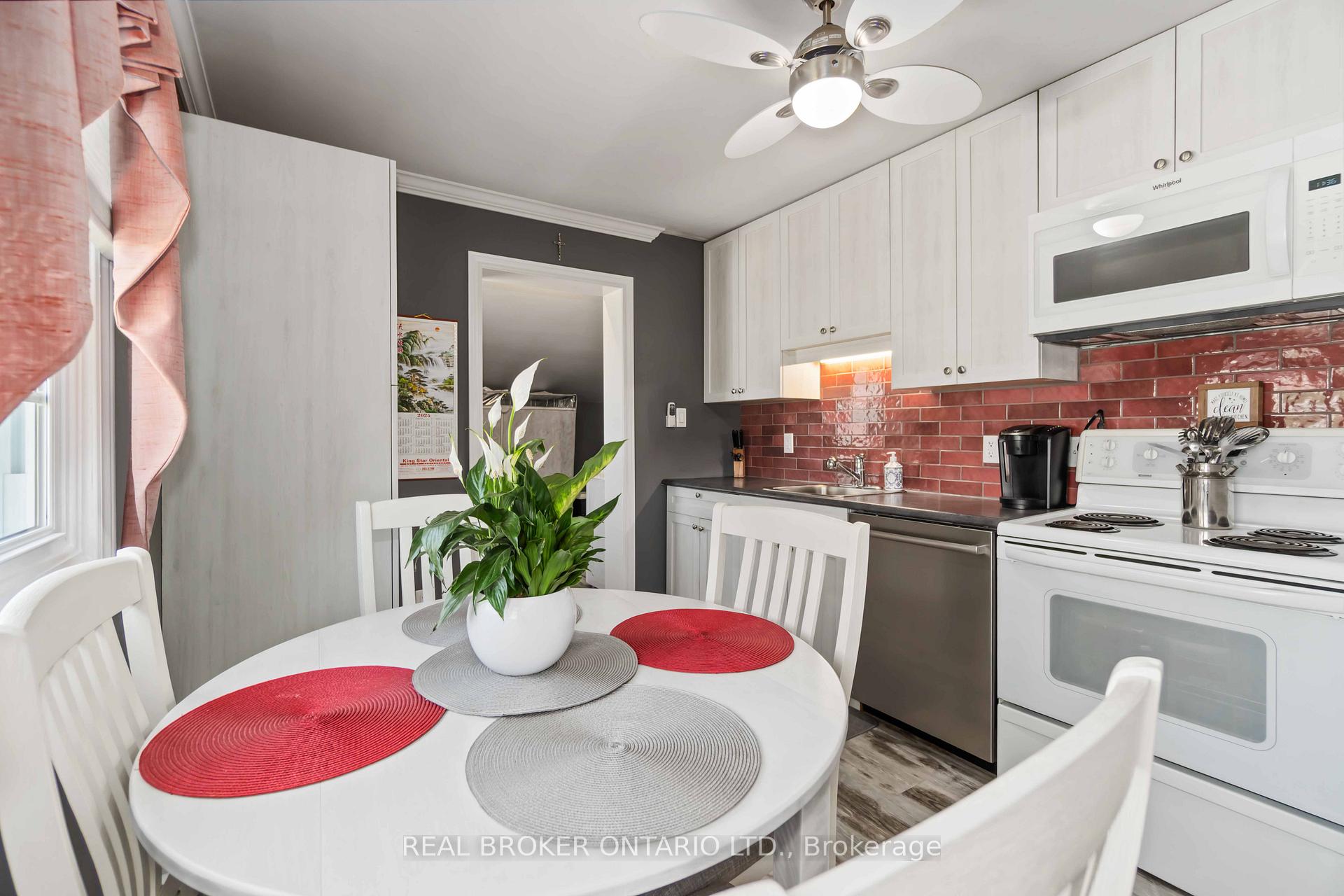 Photo 6 of 20 Roosevelt Drive, Smiths Falls — HOMEH