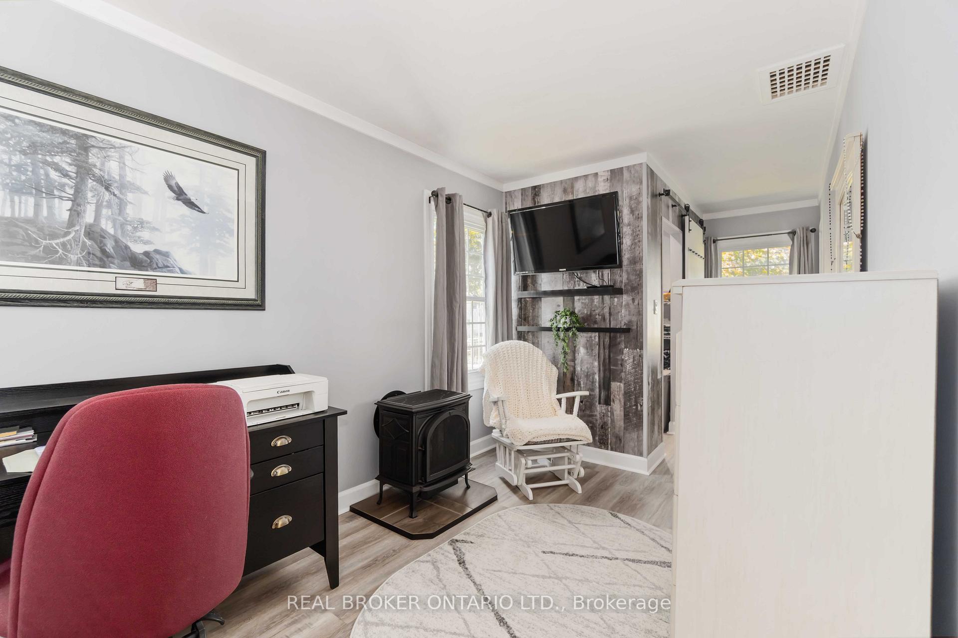 Photo 12 of 20 Roosevelt Drive, Smiths Falls — HOMEH