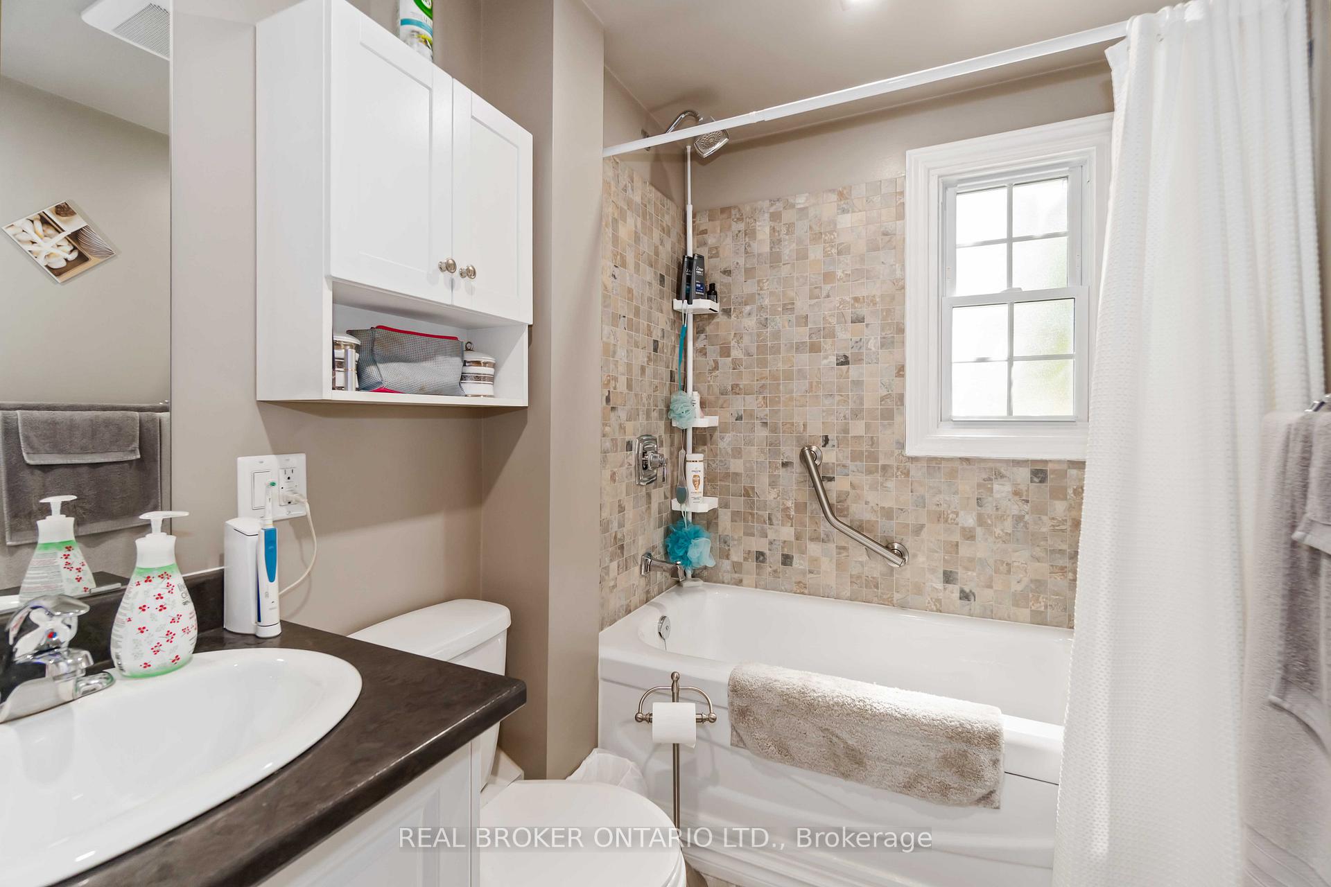 Photo 17 of 20 Roosevelt Drive, Smiths Falls — HOMEH