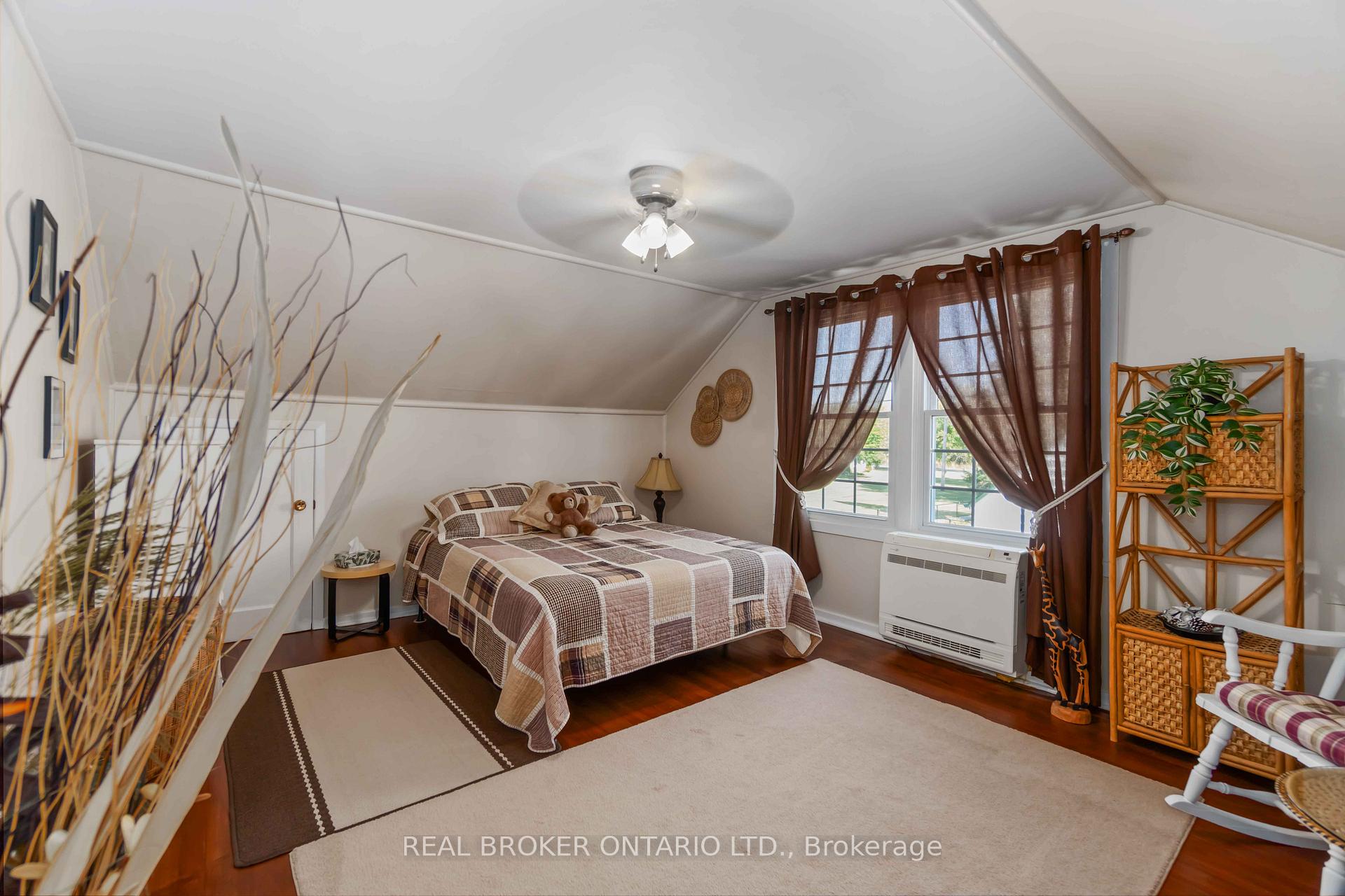 Photo 18 of 20 Roosevelt Drive, Smiths Falls — HOMEH