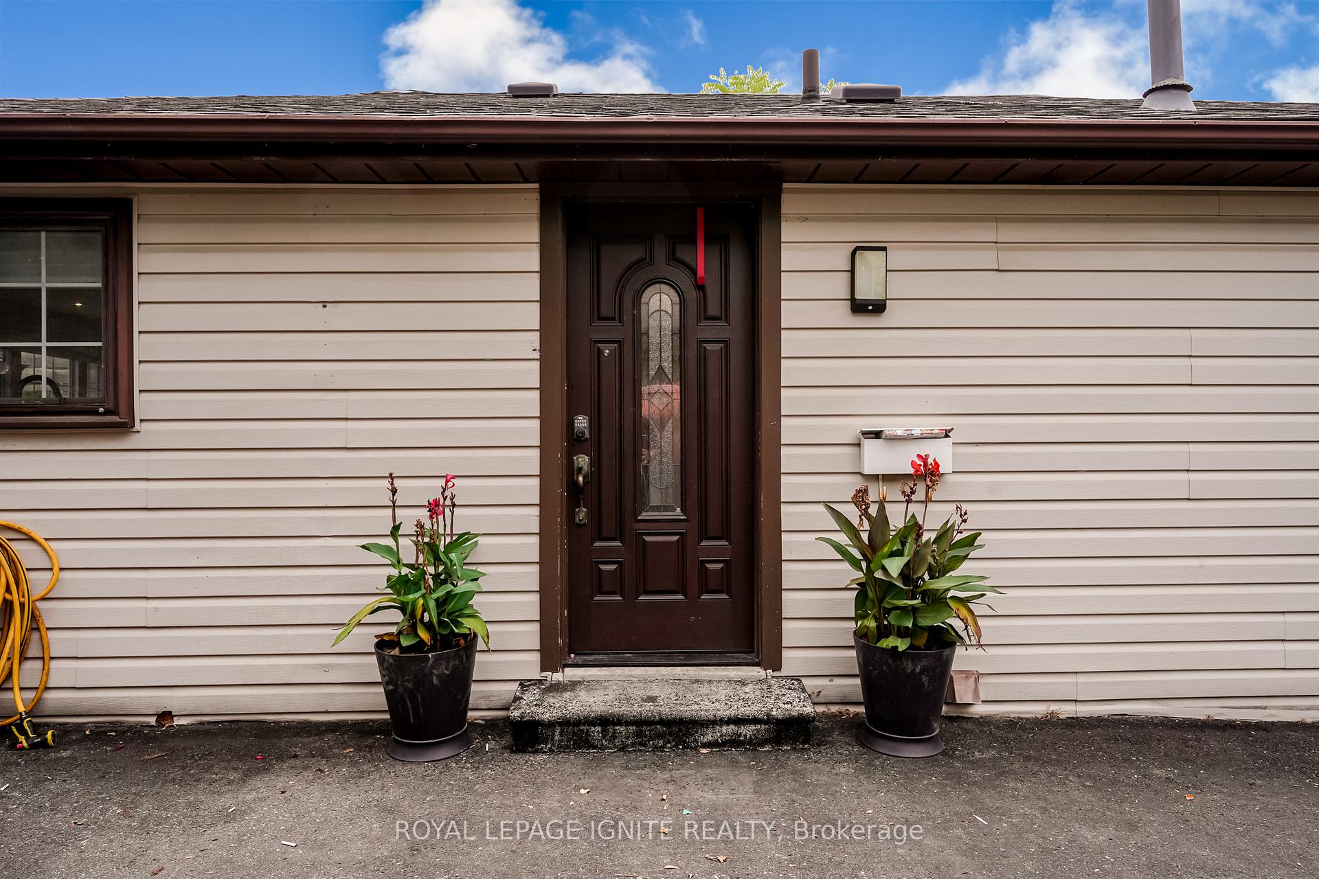 Photo 3 of 754 Downview Crescent, Oshawa, Donevan — HOMEH