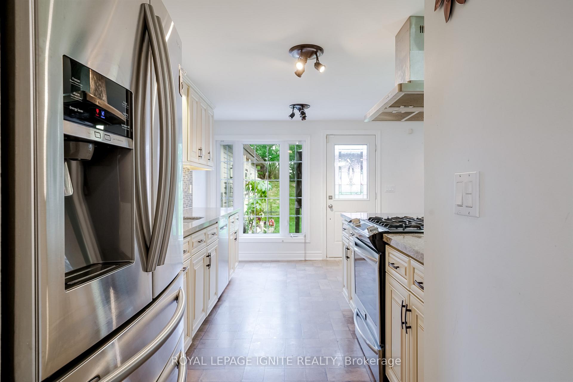 Photo 28 of 754 Downview Crescent, Oshawa, Donevan — HOMEH