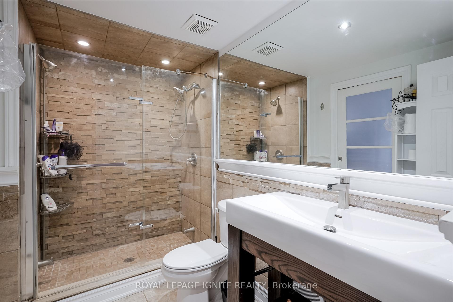Photo 13 of 754 Downview Crescent, Oshawa, Donevan — HOMEH
