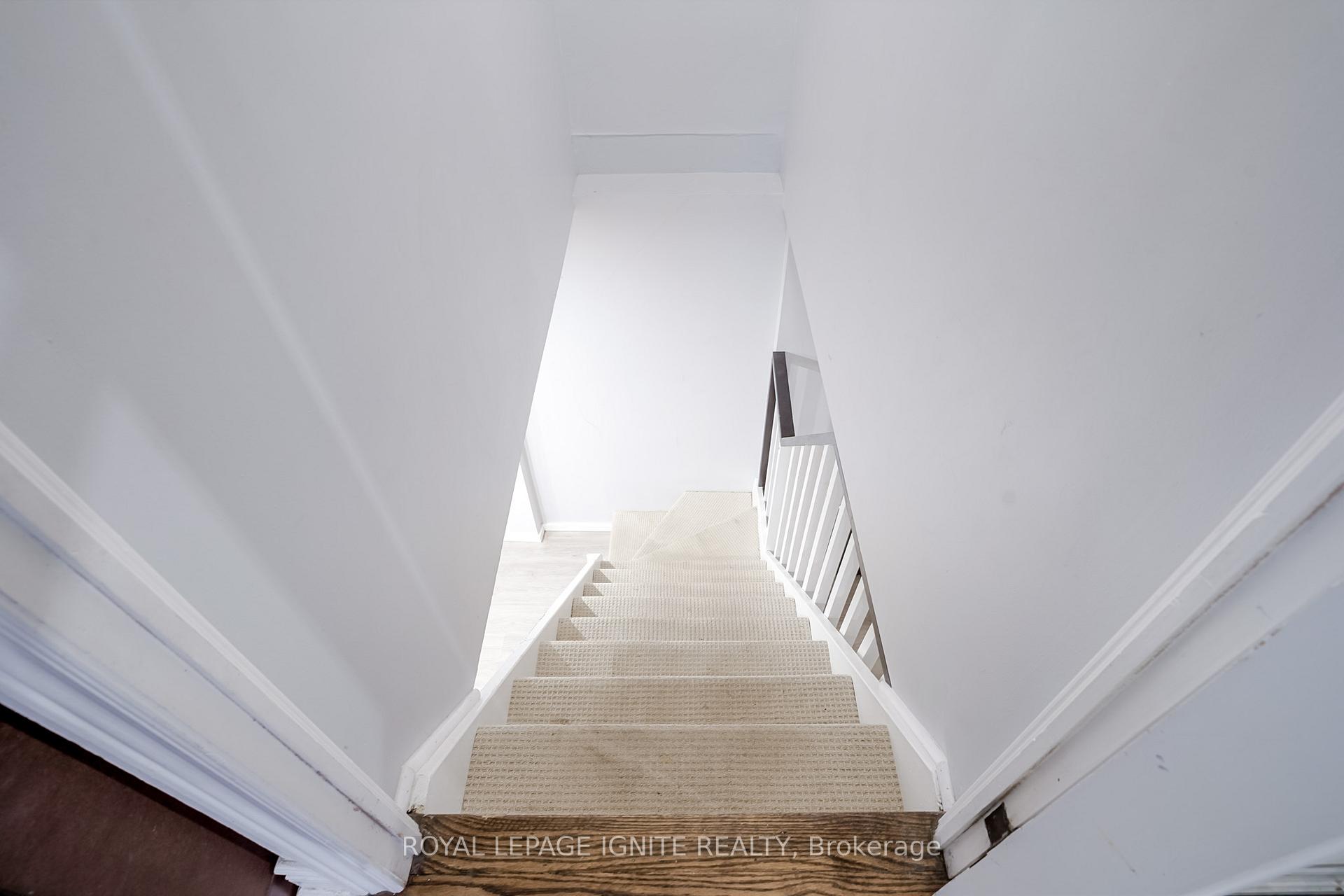Photo 26 of 754 Downview Crescent, Oshawa, Donevan — HOMEH