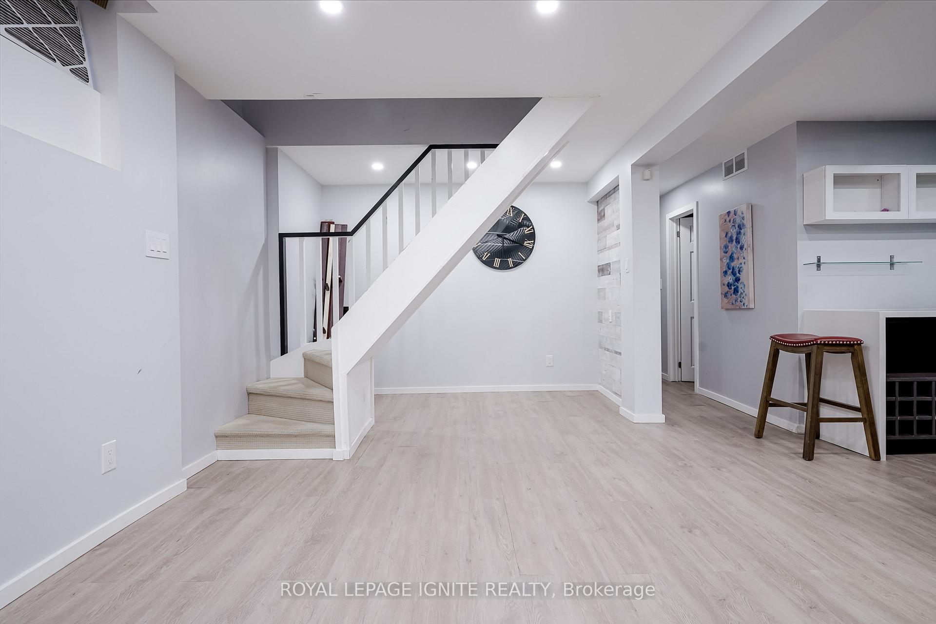 Photo 27 of 754 Downview Crescent, Oshawa, Donevan — HOMEH