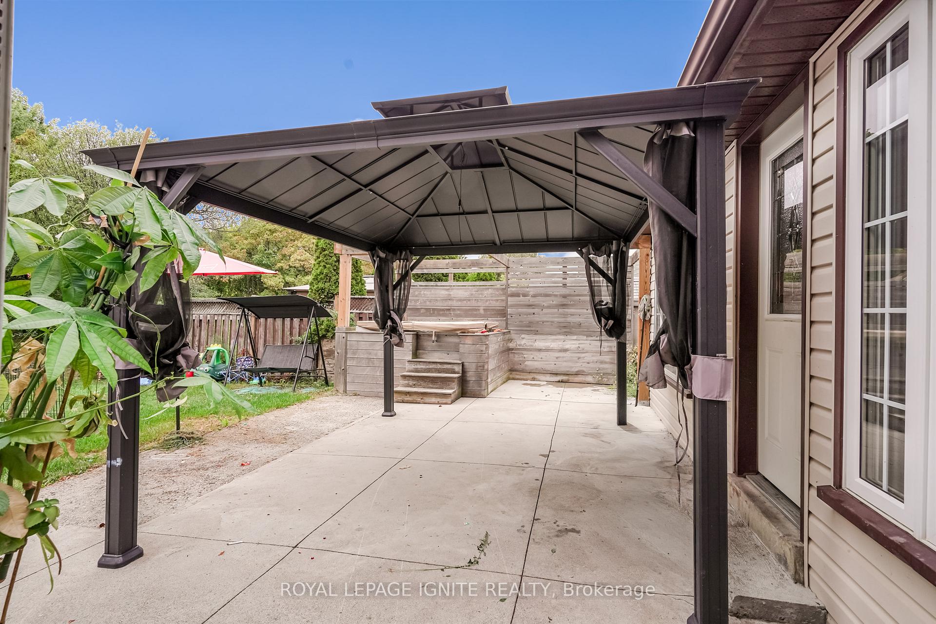 Photo 33 of 754 Downview Crescent, Oshawa, Donevan — HOMEH