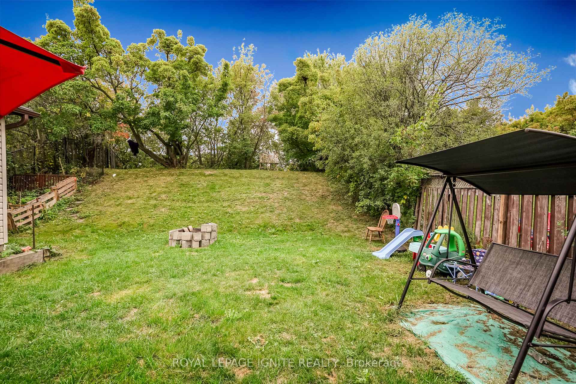 Photo 37 of 754 Downview Crescent, Oshawa, Donevan — HOMEH