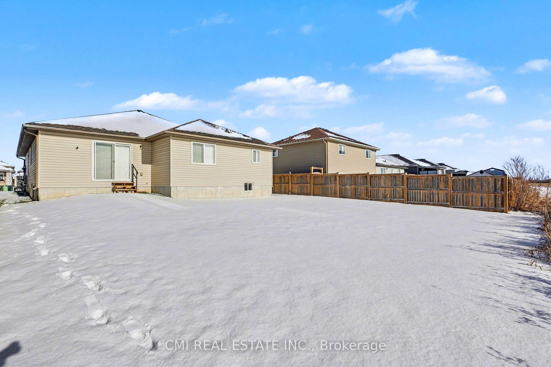 Photo 35 of 45 Helen Drive, Haldimand — HOMEH