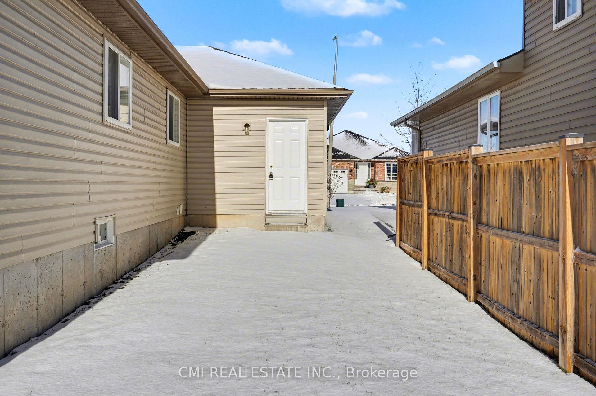 Photo 38 of 45 Helen Drive, Haldimand — HOMEH