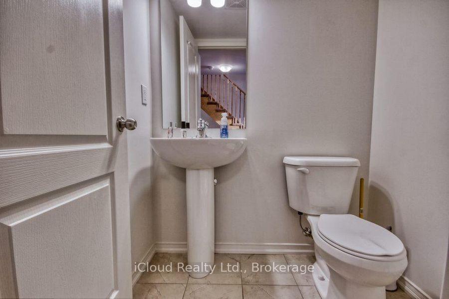 Photo 3 of 2476 Bromus Path, Oshawa, Windfields — HOMEH