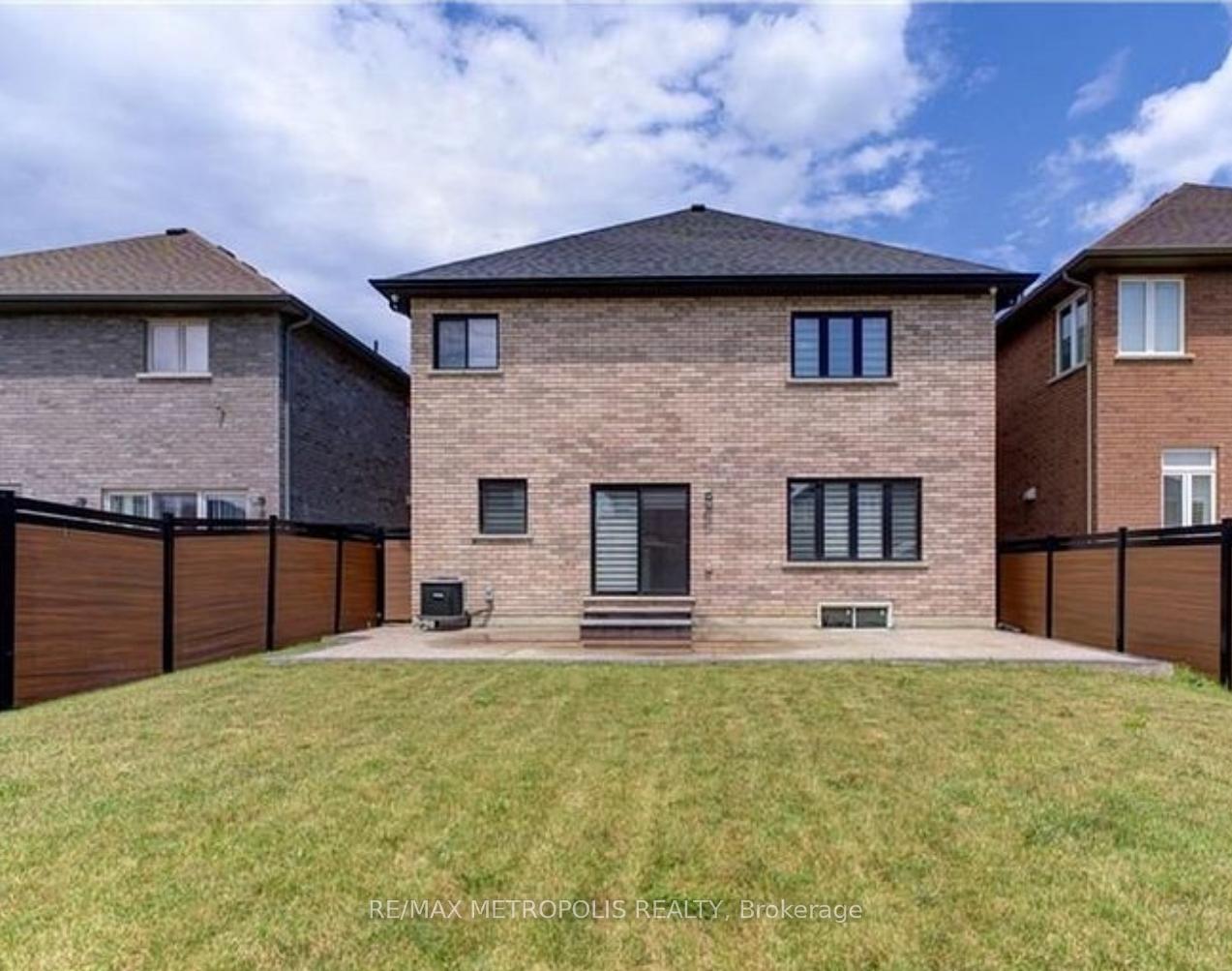 Photo 5 of 51 Cittadella Boulevard, Hamilton, Hannon — HOMEH