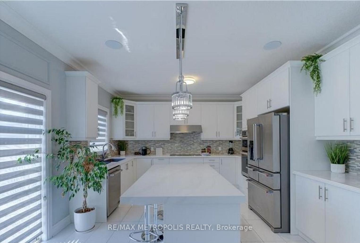 Photo 3 of 51 Cittadella Boulevard, Hamilton, Hannon — HOMEH