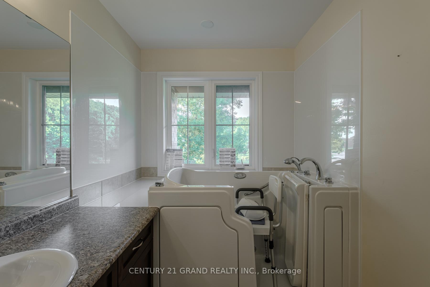 Photo 34 of Unit 2, 80 Willow Street, Brant, Paris — HOMEH