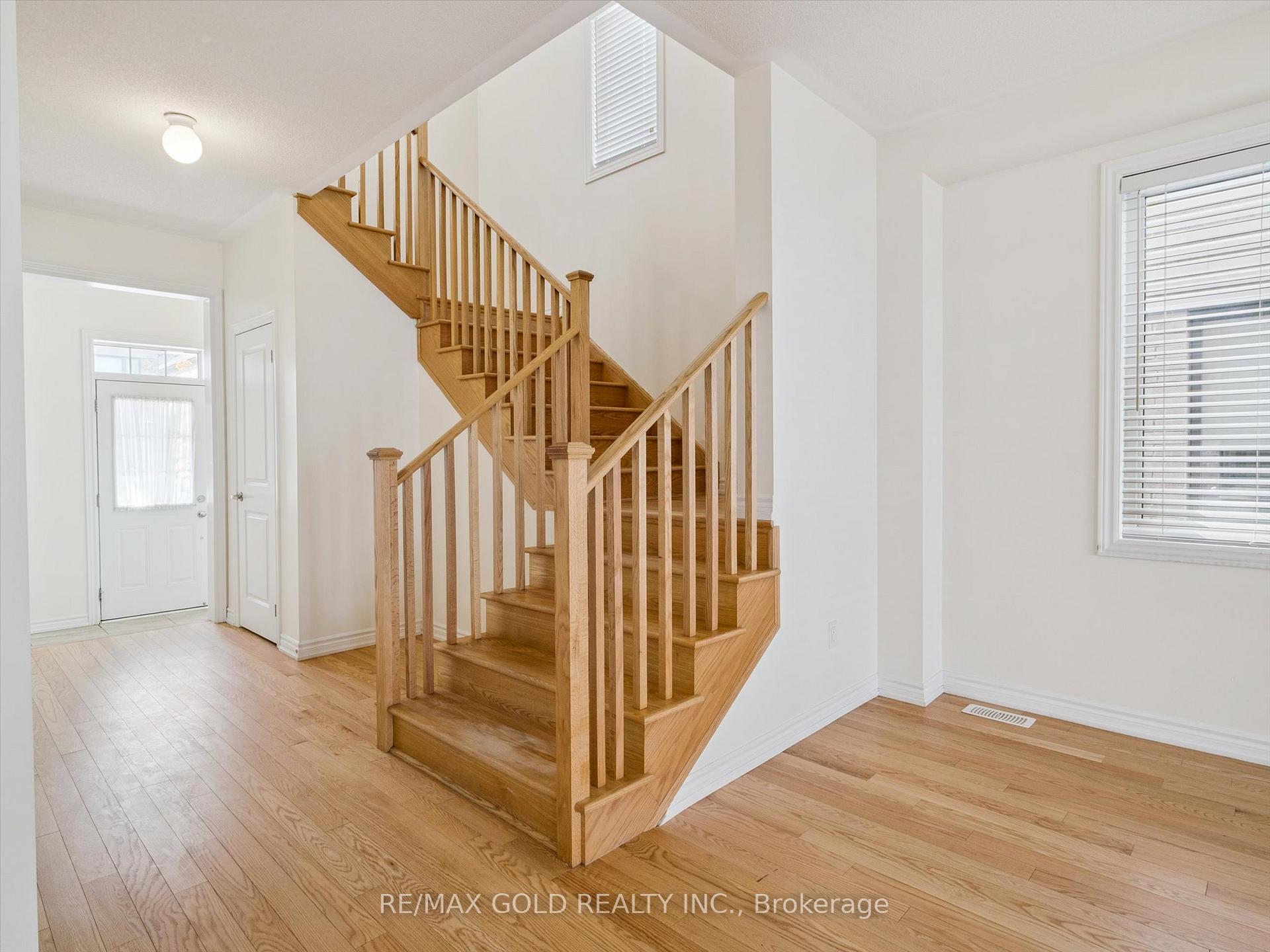 Photo 12 of 6 Bannister Road, Barrie, Rural Barrie Southeast — HOMEH