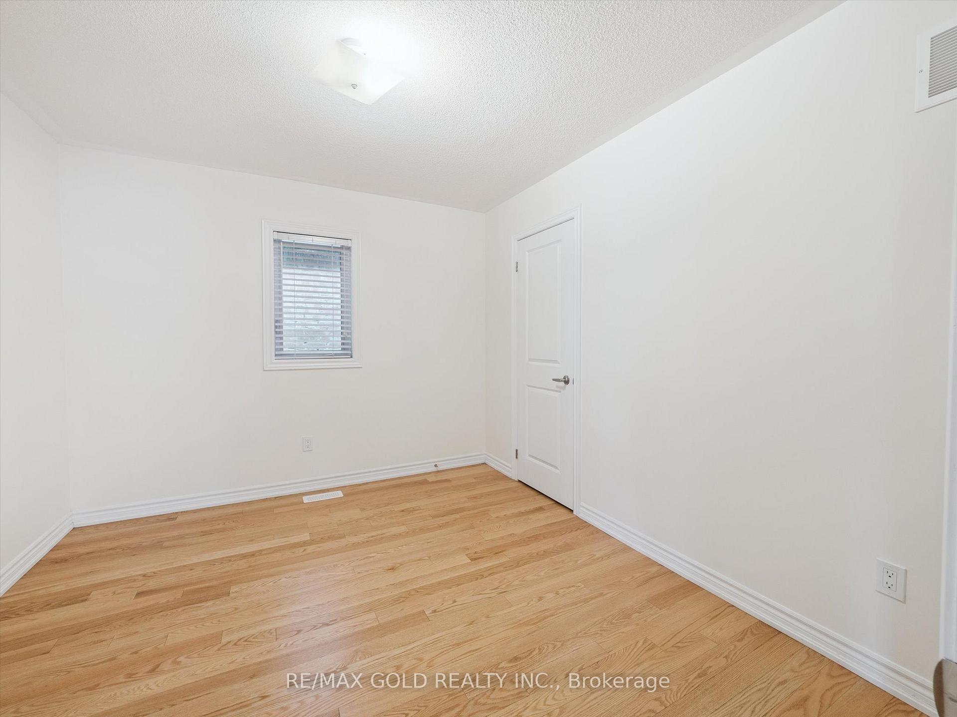 Photo 19 of 6 Bannister Road, Barrie, Rural Barrie Southeast — HOMEH