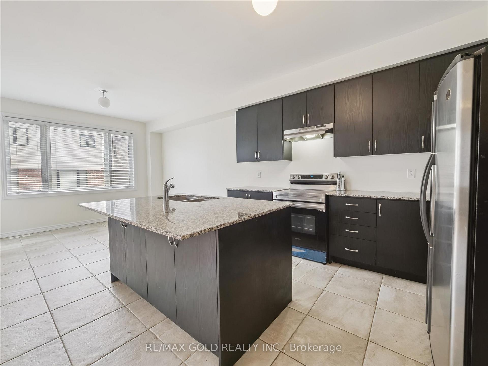 Photo 8 of 6 Bannister Road, Barrie, Rural Barrie Southeast — HOMEH