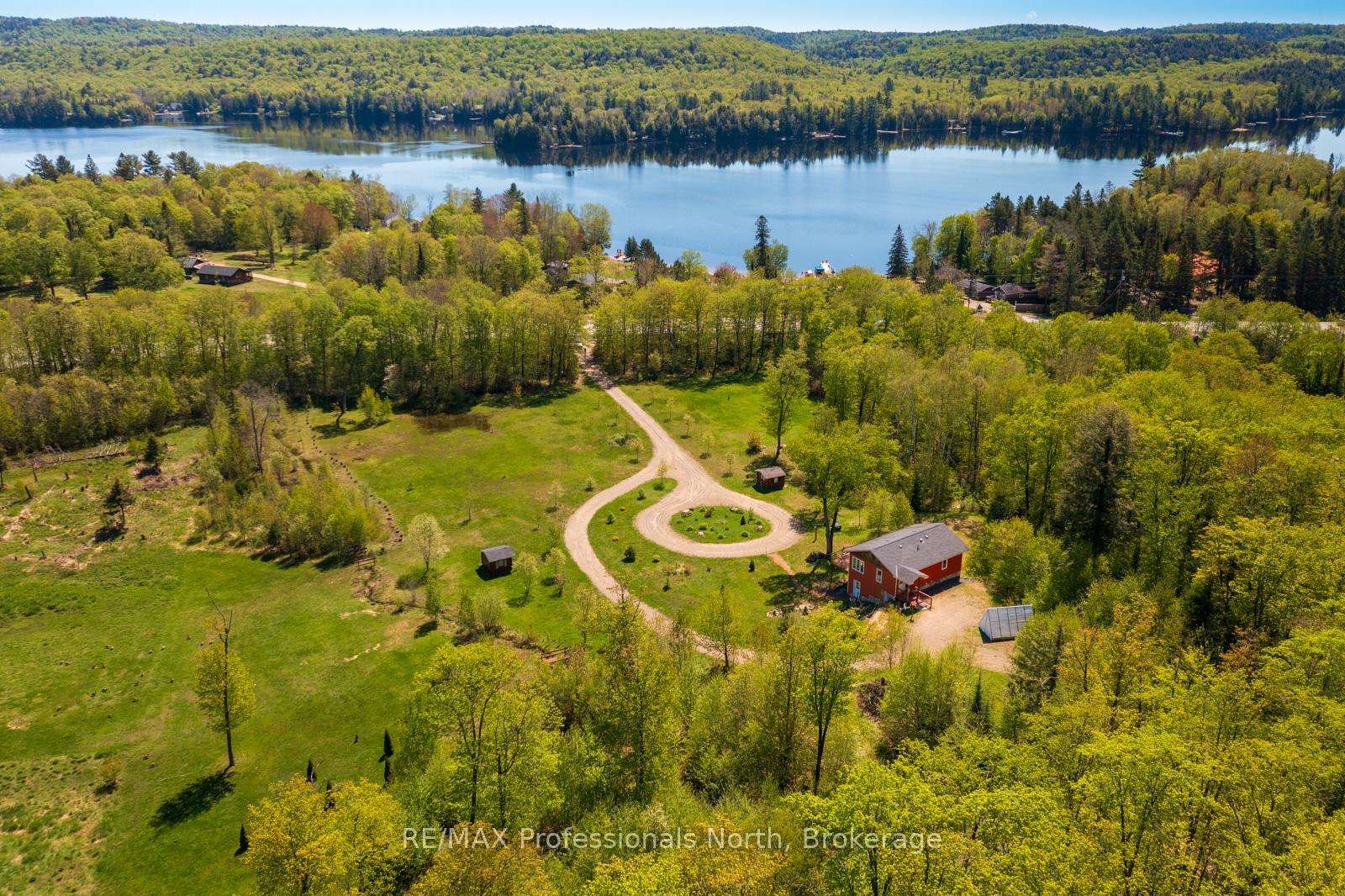 Photo 5 of 4043 Highway 60, Algonquin Highlands, McClintock — HOMEH