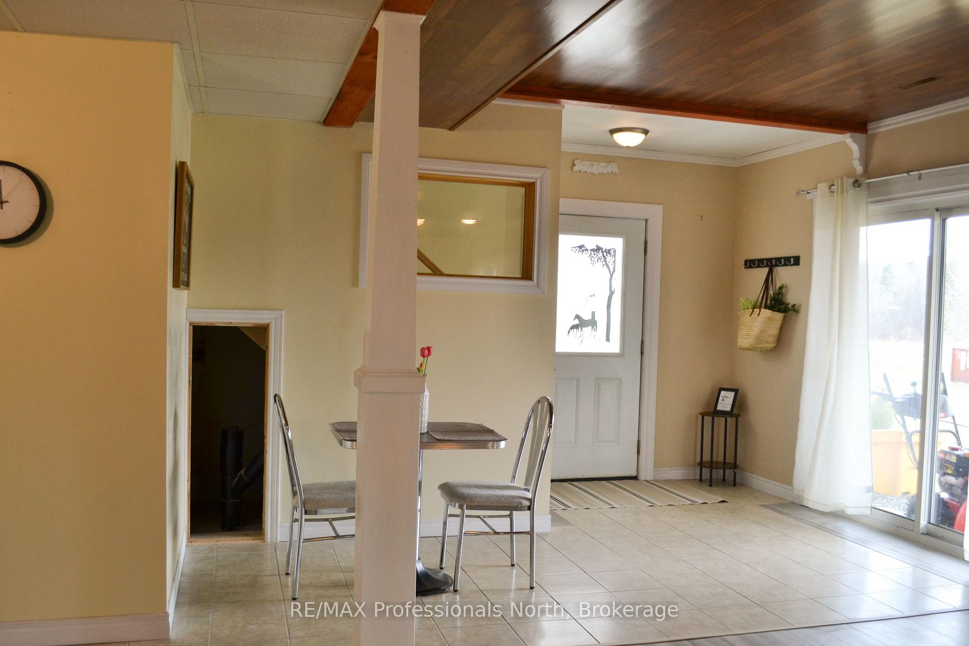 Photo 10 of 4043 Highway 60, Algonquin Highlands, McClintock — HOMEH