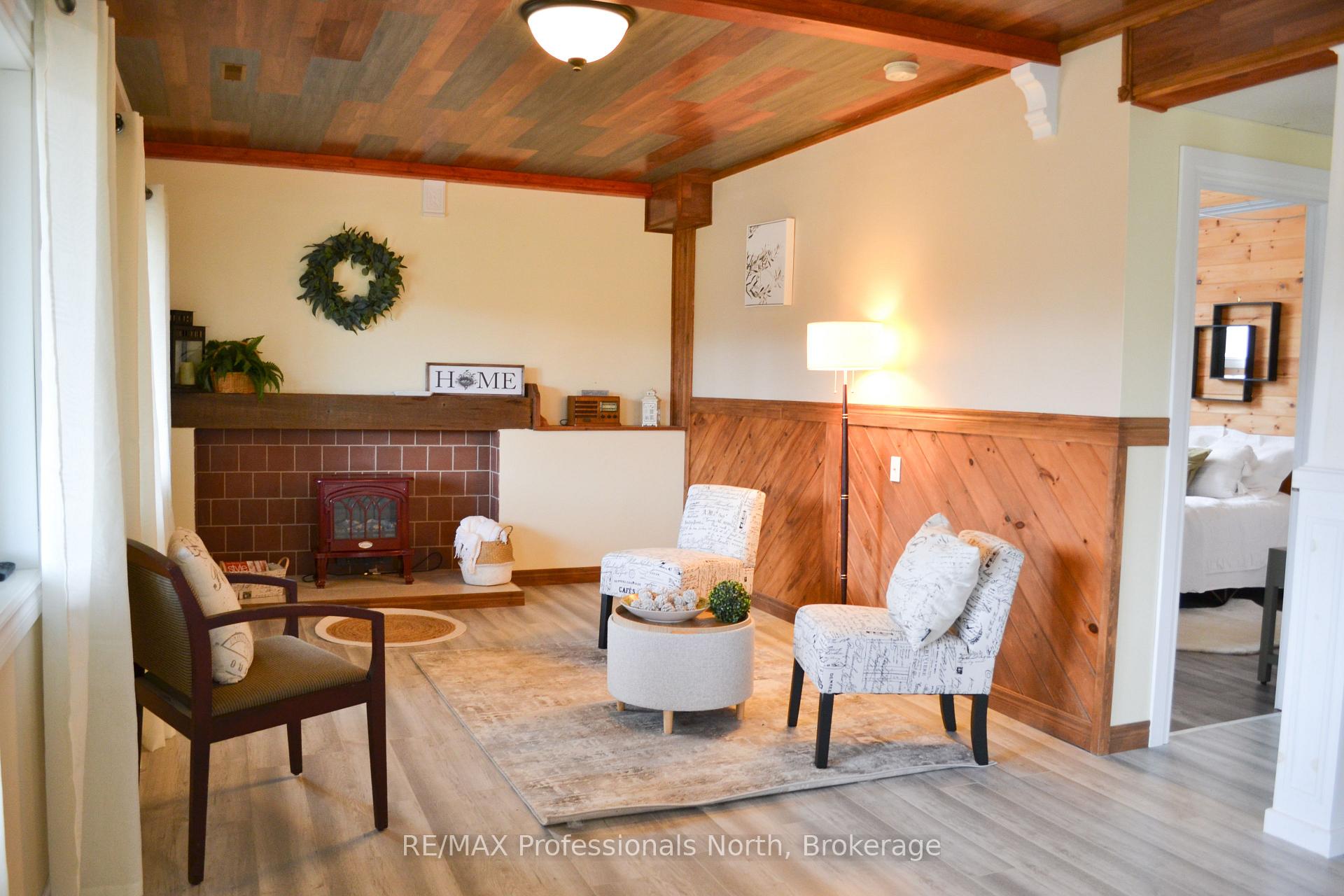 Photo 9 of 4043 Highway 60, Algonquin Highlands, McClintock — HOMEH