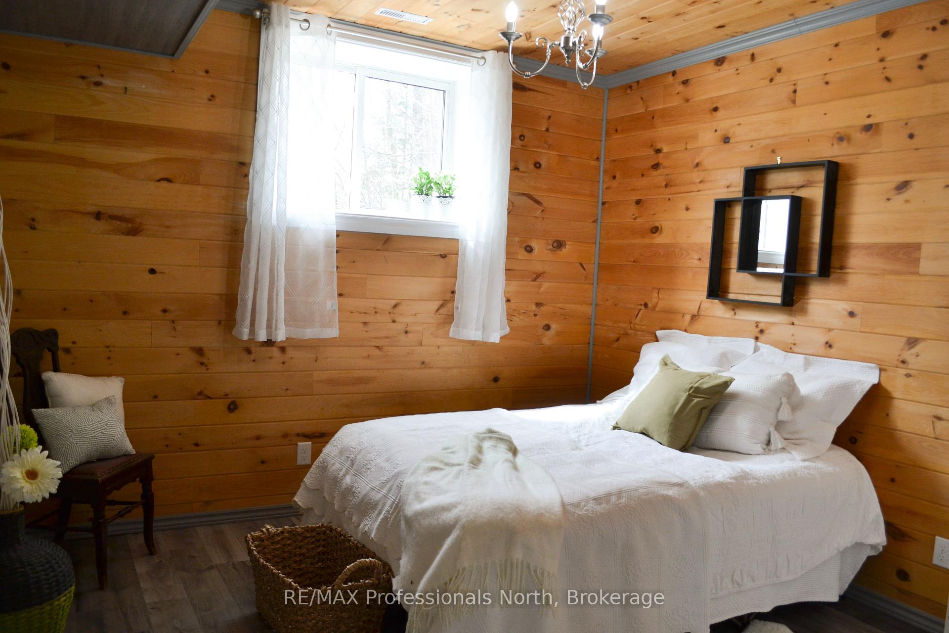 Photo 19 of 4043 Highway 60, Algonquin Highlands, McClintock — HOMEH