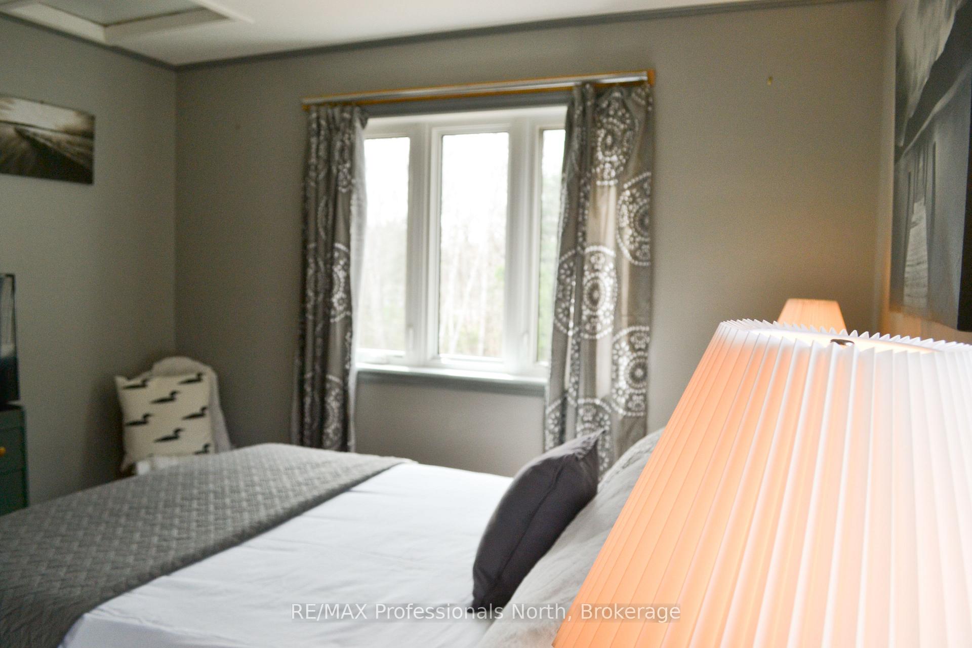 Photo 18 of 4043 Highway 60, Algonquin Highlands, McClintock — HOMEH