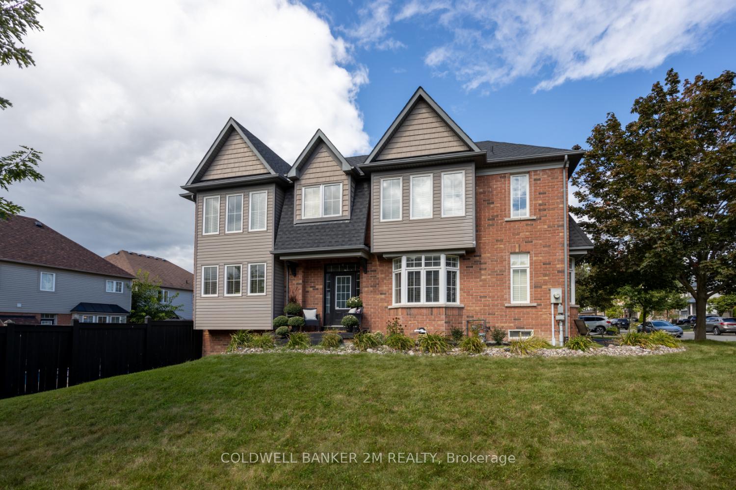 Photo 2 of 2 Woodbine Place, Oshawa, Windfields — HOMEH