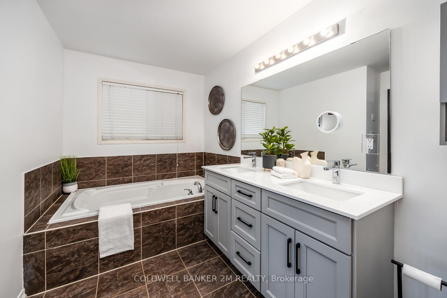 Photo 25 of 2 Woodbine Place, Oshawa, Windfields — HOMEH