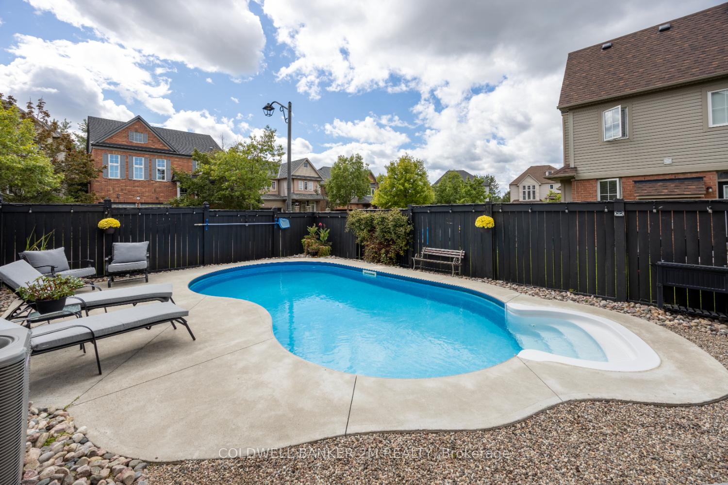Photo 42 of 2 Woodbine Place, Oshawa, Windfields — HOMEH