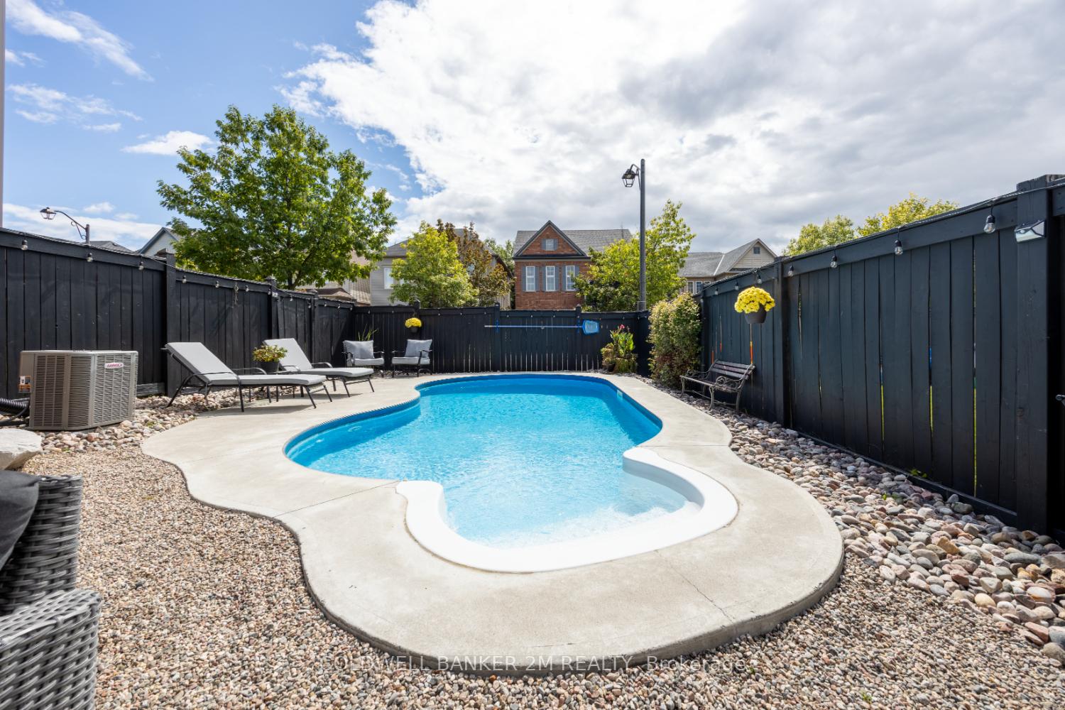 Photo 40 of 2 Woodbine Place, Oshawa, Windfields — HOMEH