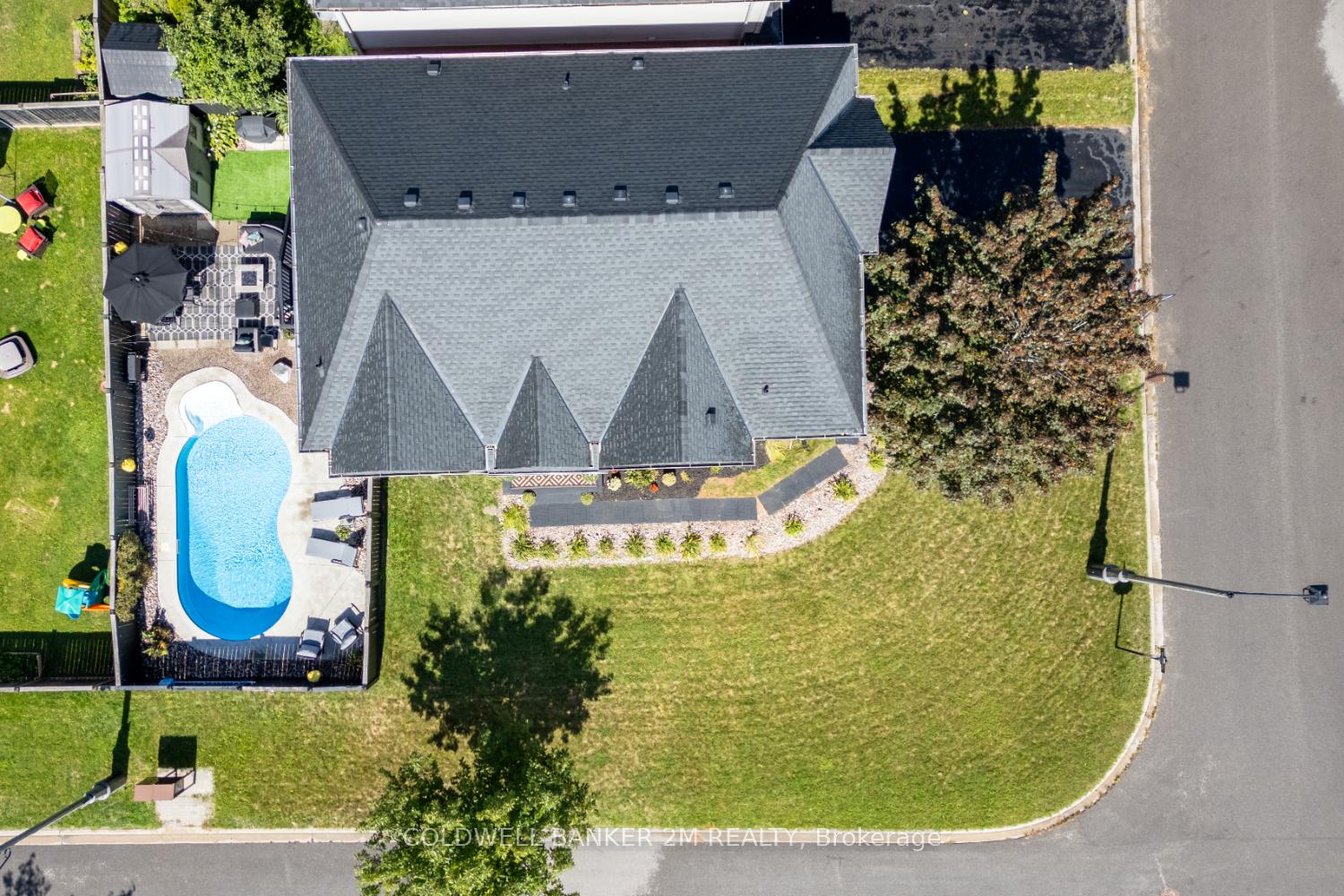 Photo 41 of 2 Woodbine Place, Oshawa, Windfields — HOMEH