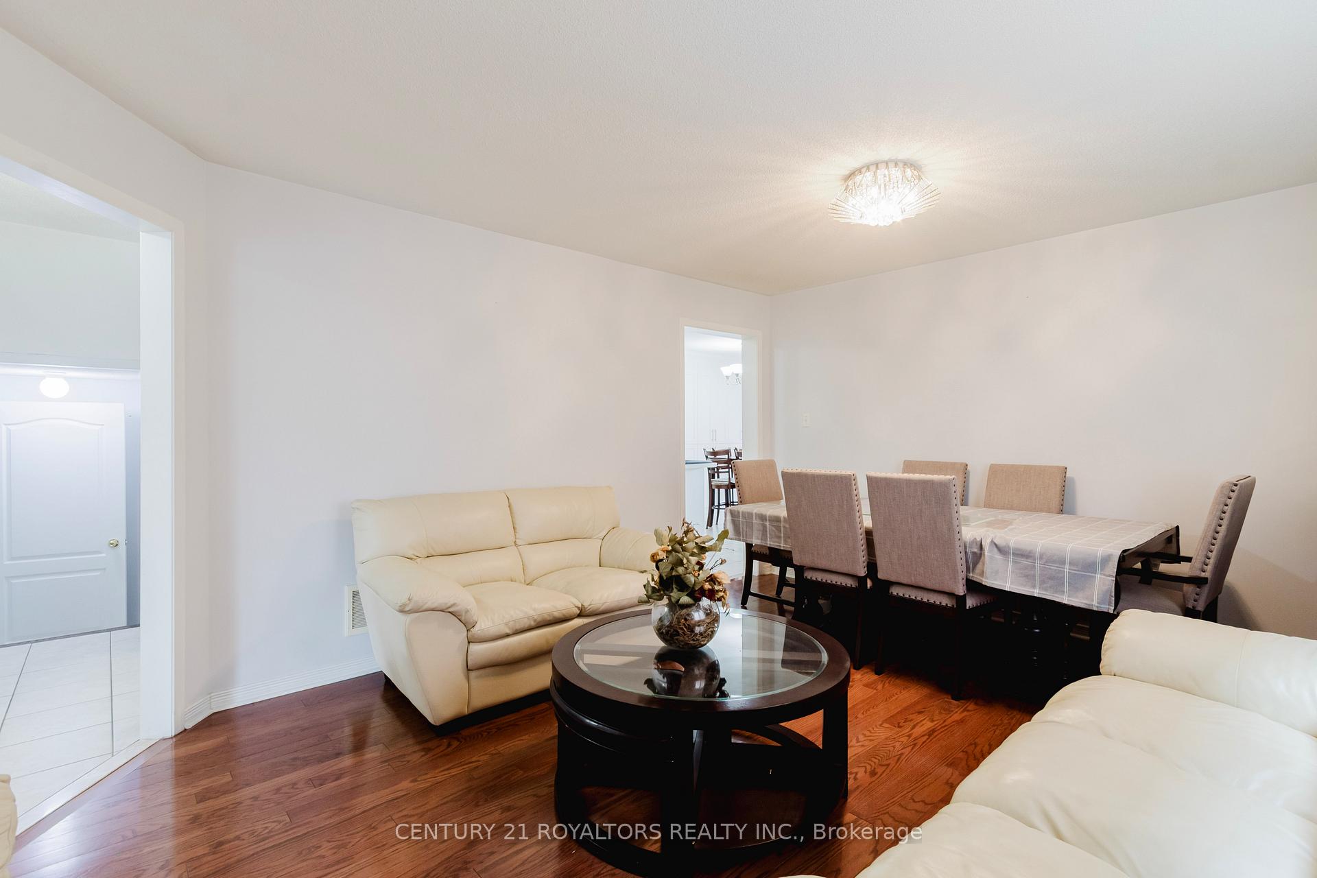 Photo 3 of 19 Oxtail Lane, Brampton, Fletcher's Creek Village — HOMEH