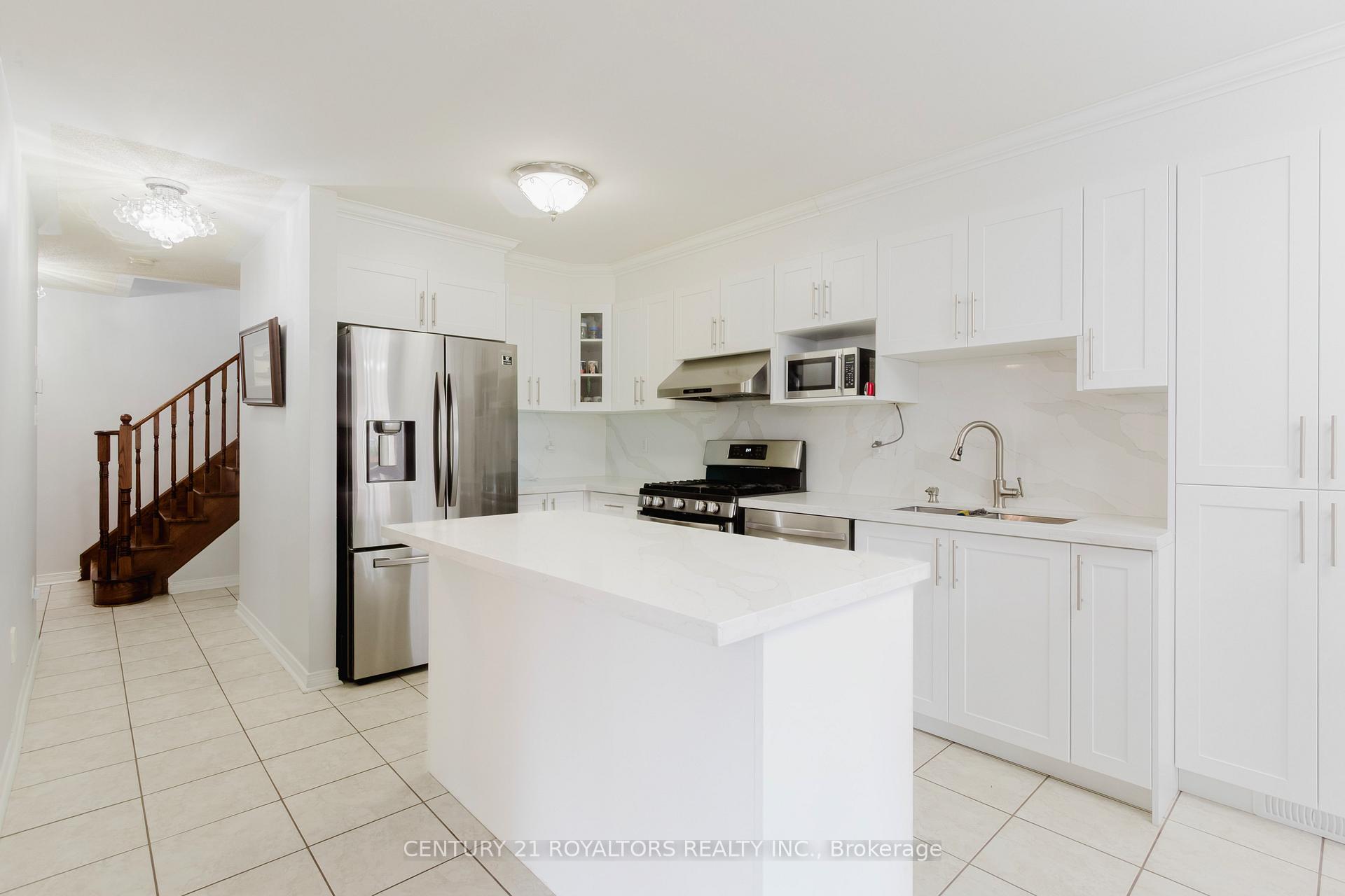 Photo 8 of 19 Oxtail Lane, Brampton, Fletcher's Creek Village — HOMEH
