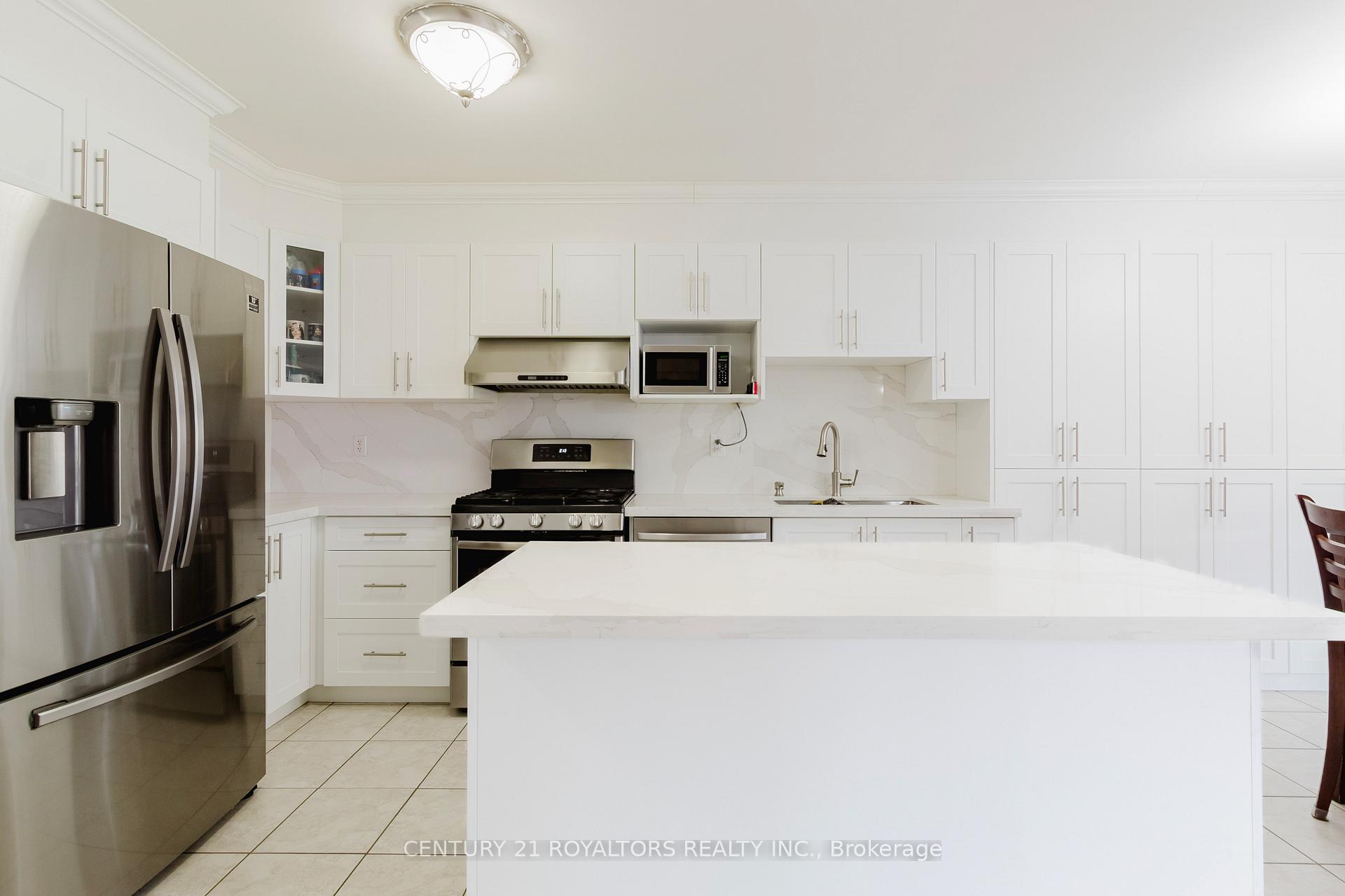 Photo 7 of 19 Oxtail Lane, Brampton, Fletcher's Creek Village — HOMEH