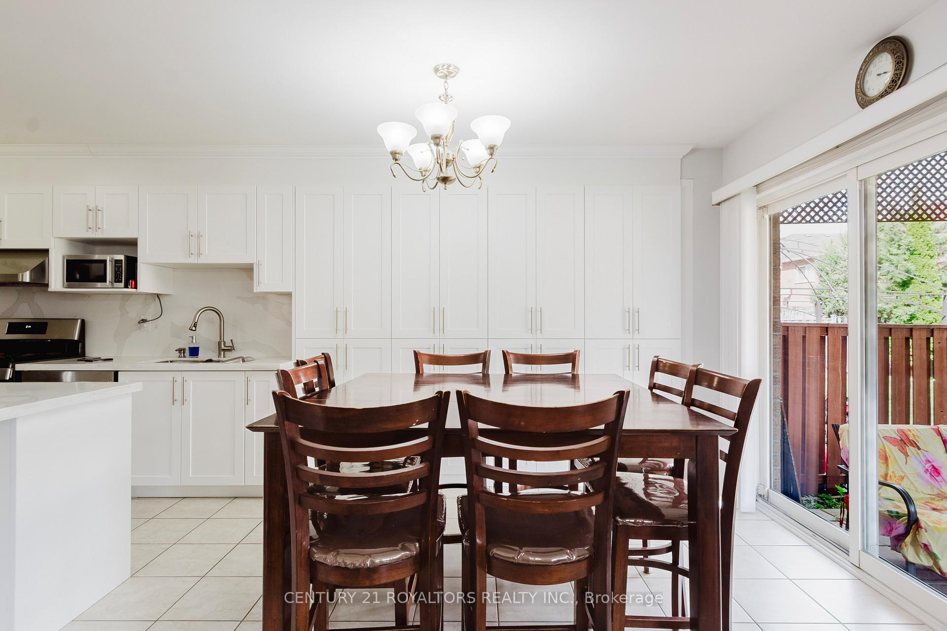 Photo 10 of 19 Oxtail Lane, Brampton, Fletcher's Creek Village — HOMEH