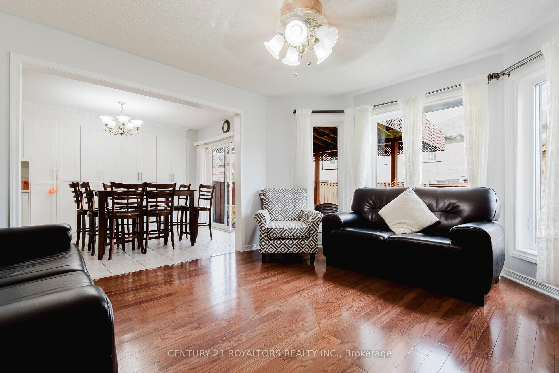 Photo 12 of 19 Oxtail Lane, Brampton, Fletcher's Creek Village — HOMEH