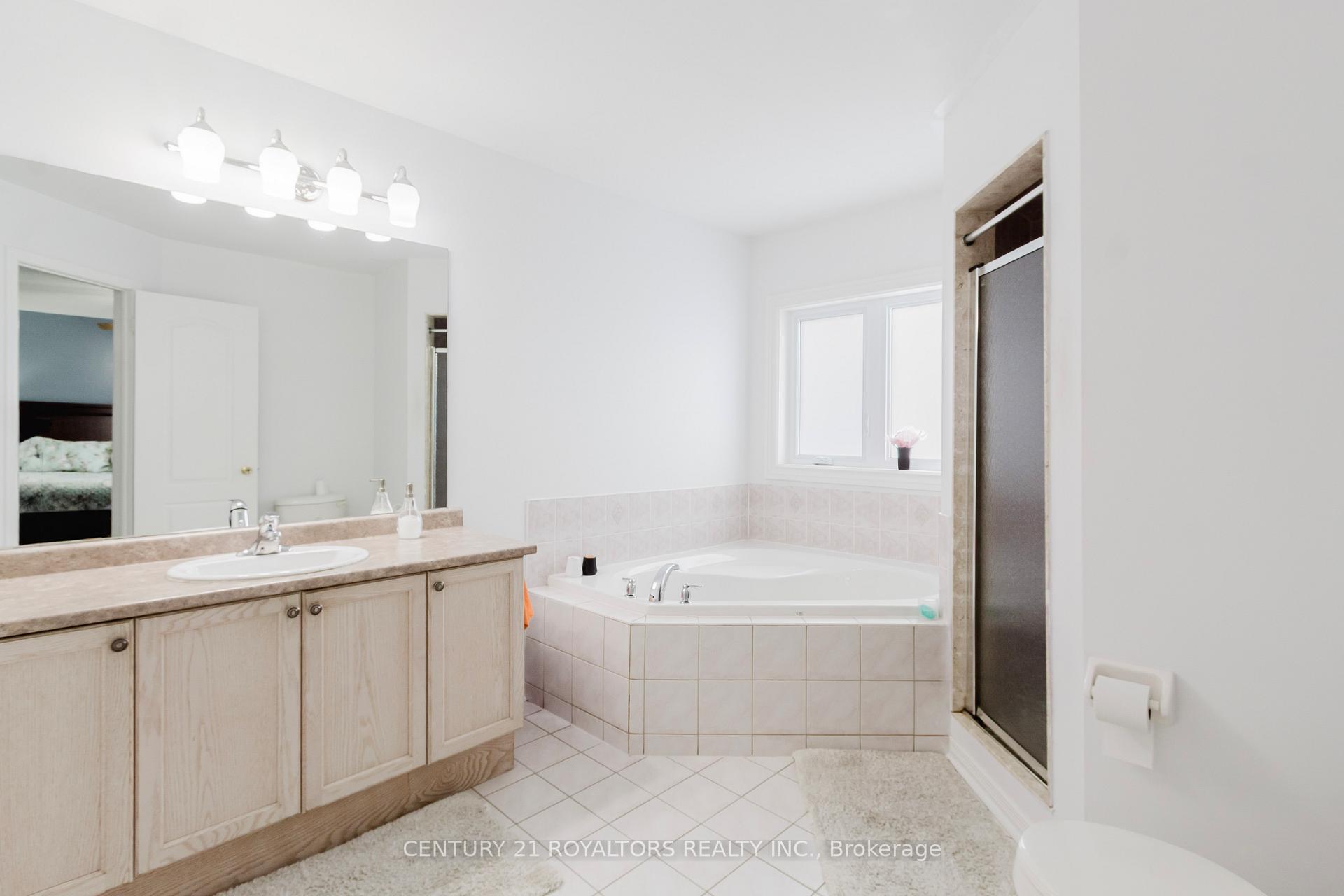Photo 18 of 19 Oxtail Lane, Brampton, Fletcher's Creek Village — HOMEH