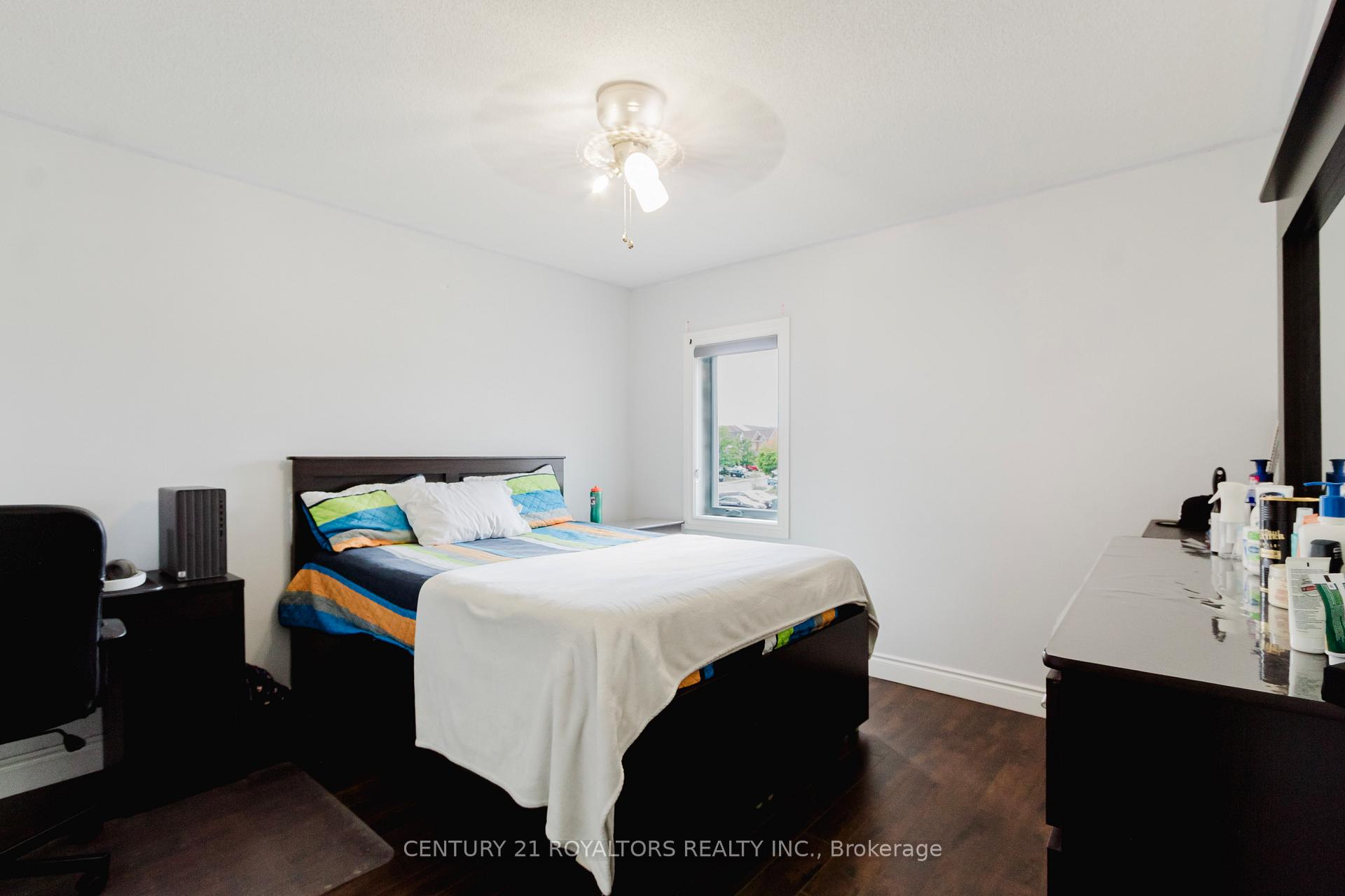 Photo 22 of 19 Oxtail Lane, Brampton, Fletcher's Creek Village — HOMEH