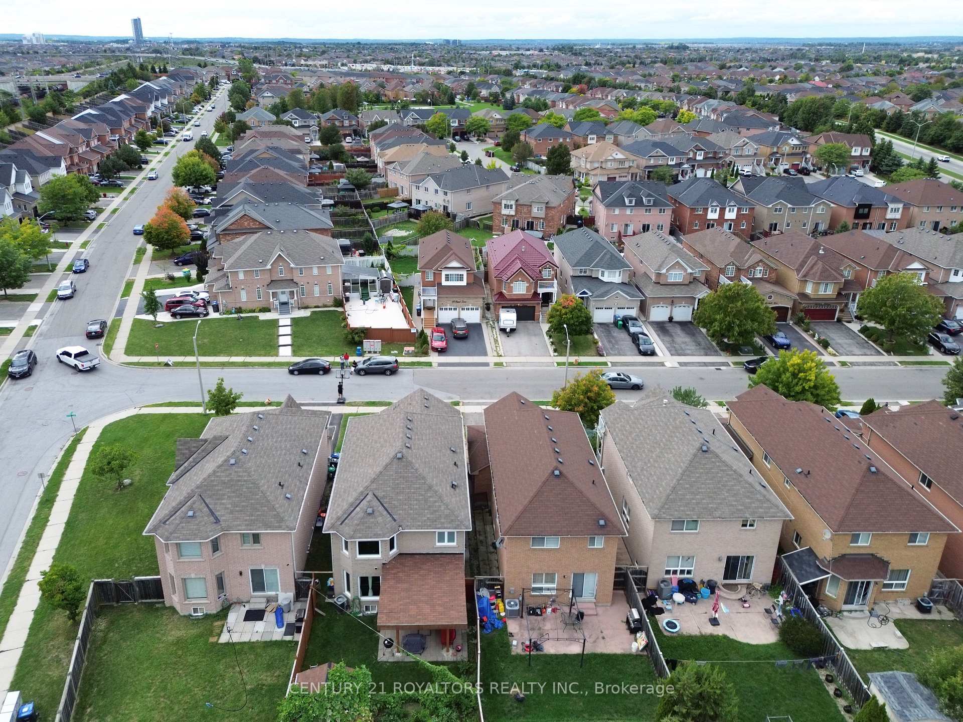 Photo 38 of 19 Oxtail Lane, Brampton, Fletcher's Creek Village — HOMEH