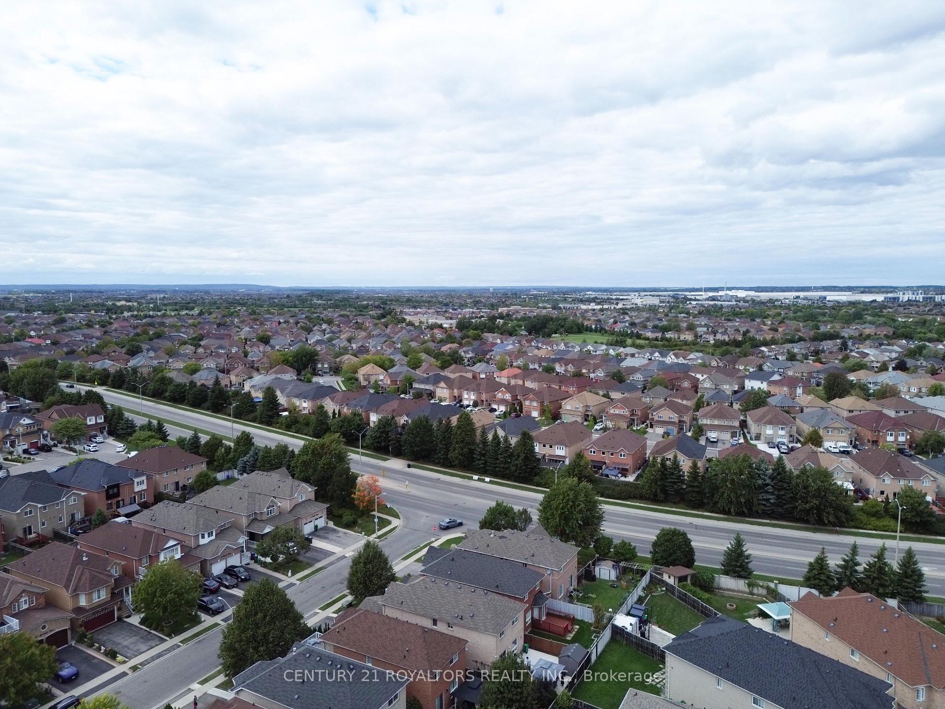 Photo 39 of 19 Oxtail Lane, Brampton, Fletcher's Creek Village — HOMEH