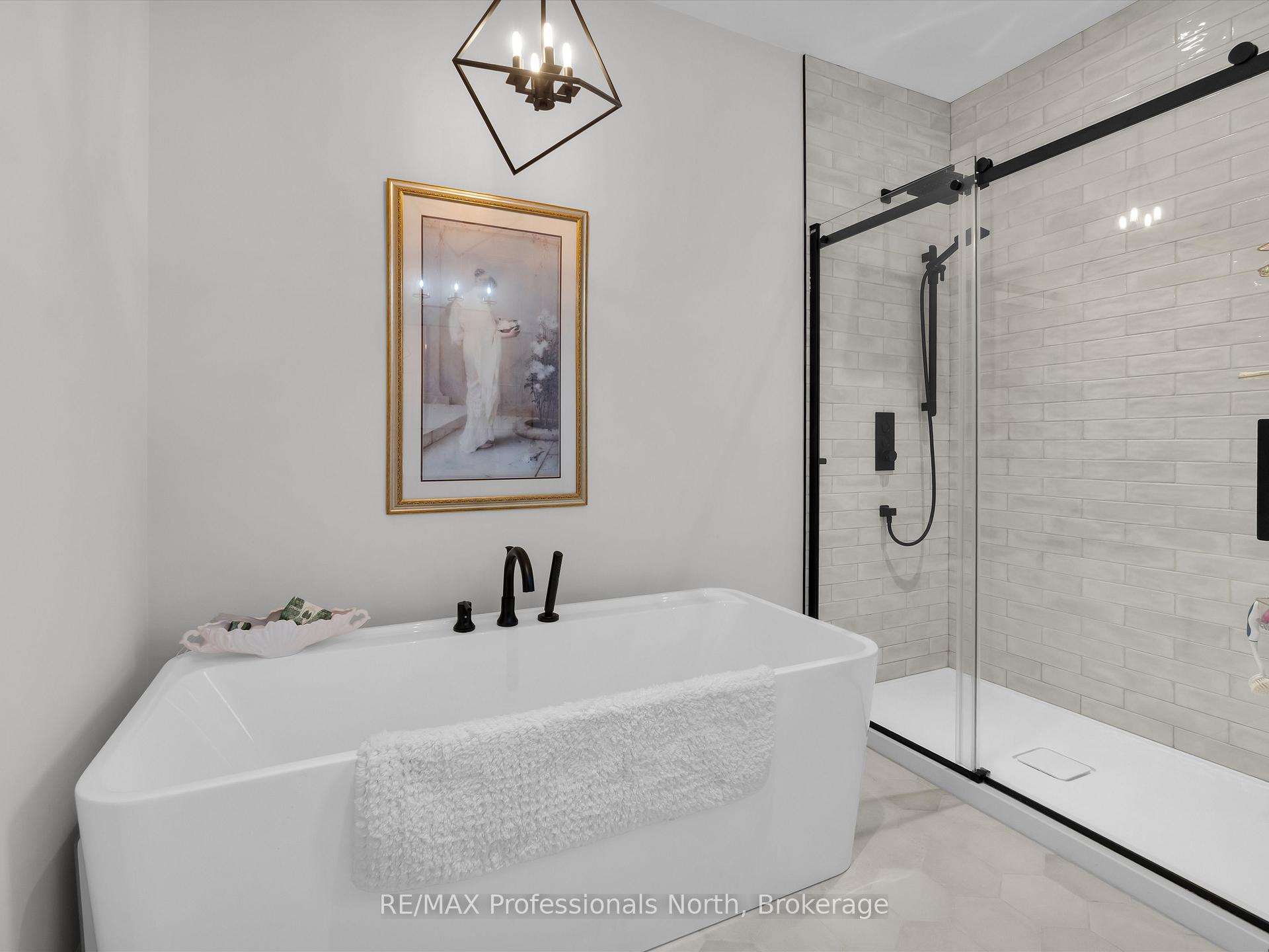 Photo 22 of 211 Holditch Street, Bracebridge, Monck (Bracebridge) — HOMEH